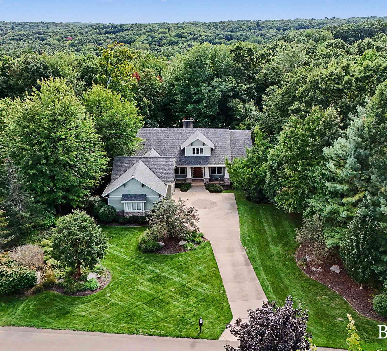 Homes For Sale - 4260 S Oak Pointe Court<br/> Grand Rapids, MI 49525