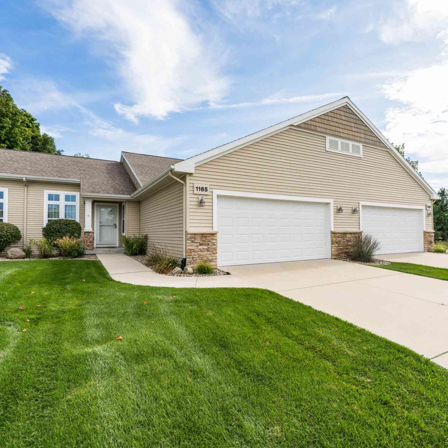 Condo For Sale - 1165 S Village Circle<br/> Kalamazoo, MI 49009