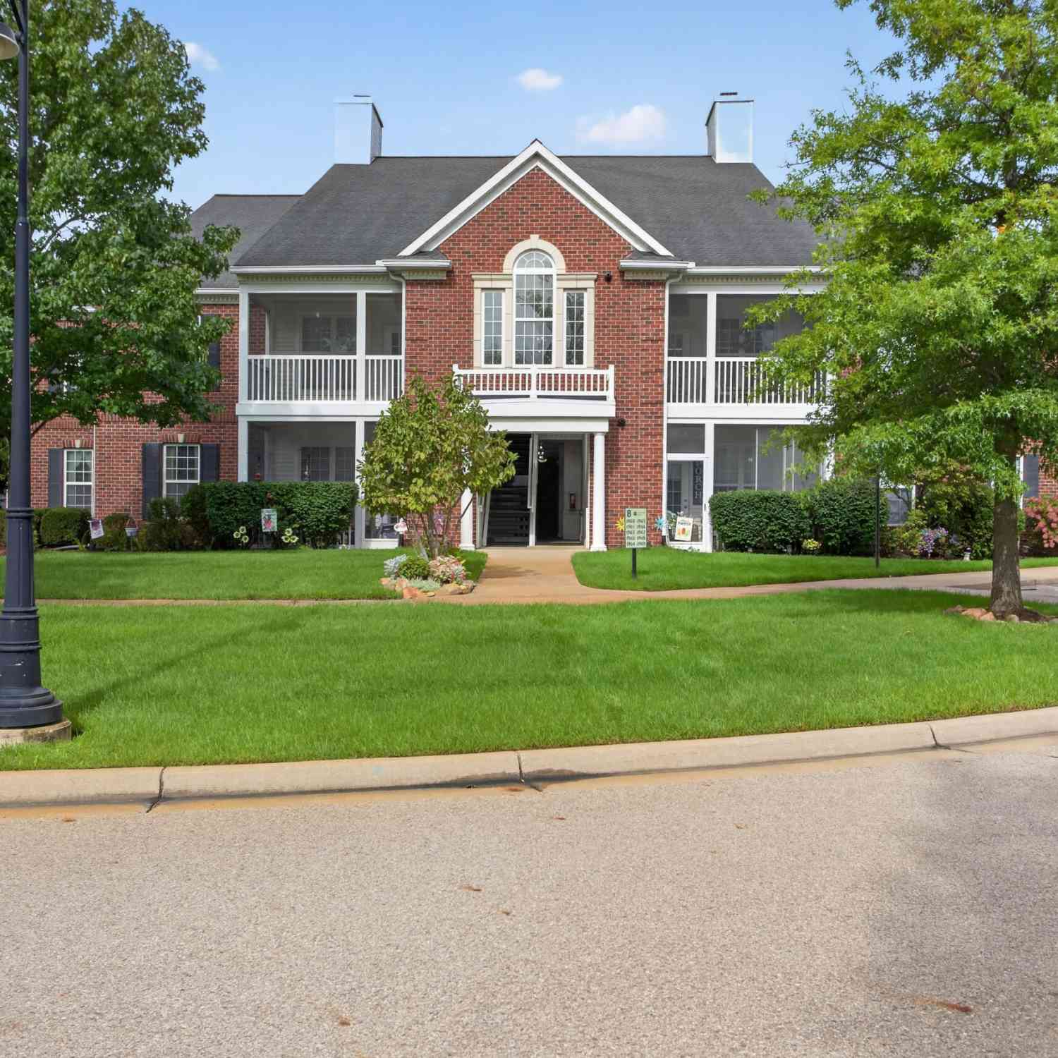 Condo For Sale - 1967 Coventry Circle<br/> Jackson, MI 49201