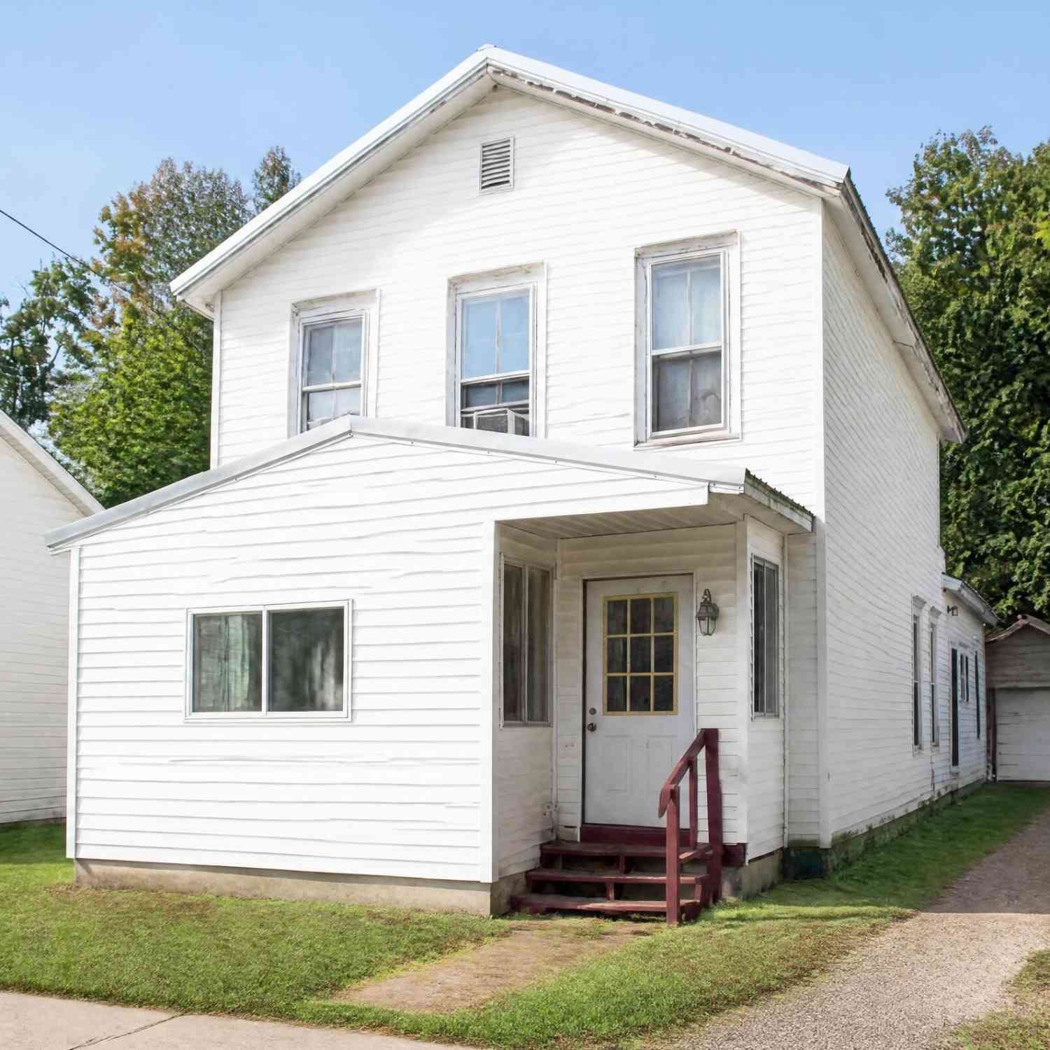 Homes For Sale - 111 N Jackson Street<br/> Ionia County, Ionia, MI 48846