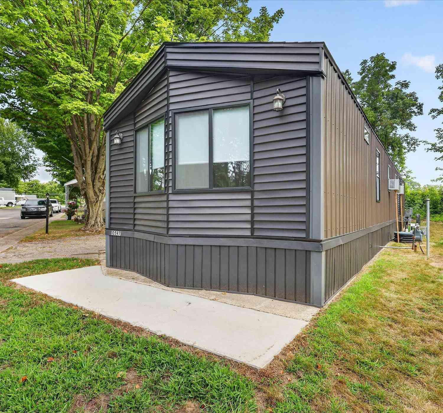 Mobile Home For Sale - 10597 Peachtree Street<br/> Barry County, Plainwell, MI 49080