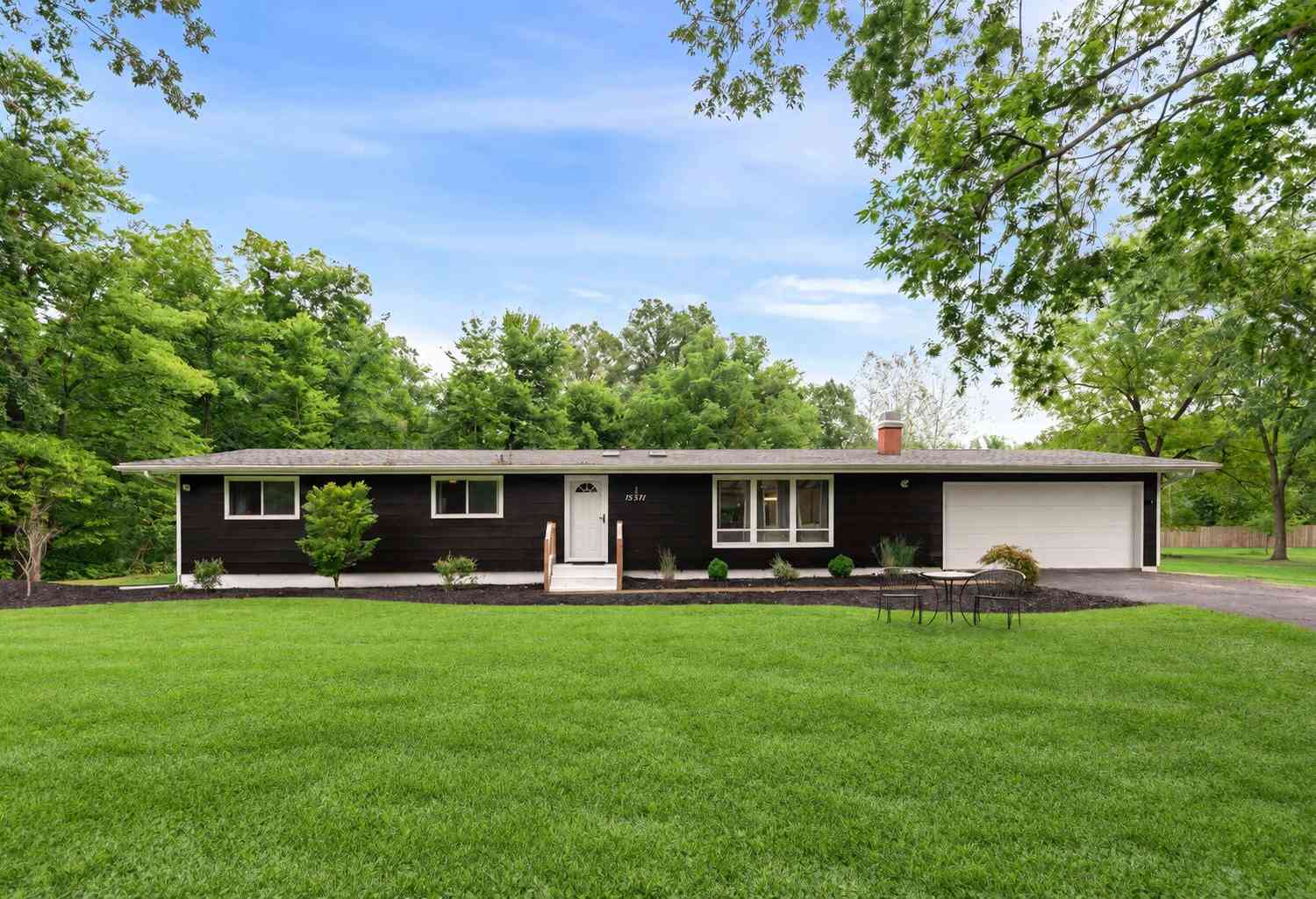 Homes For Sale - 15871 Lakeside Road<br/> Union Pier, MI 49129