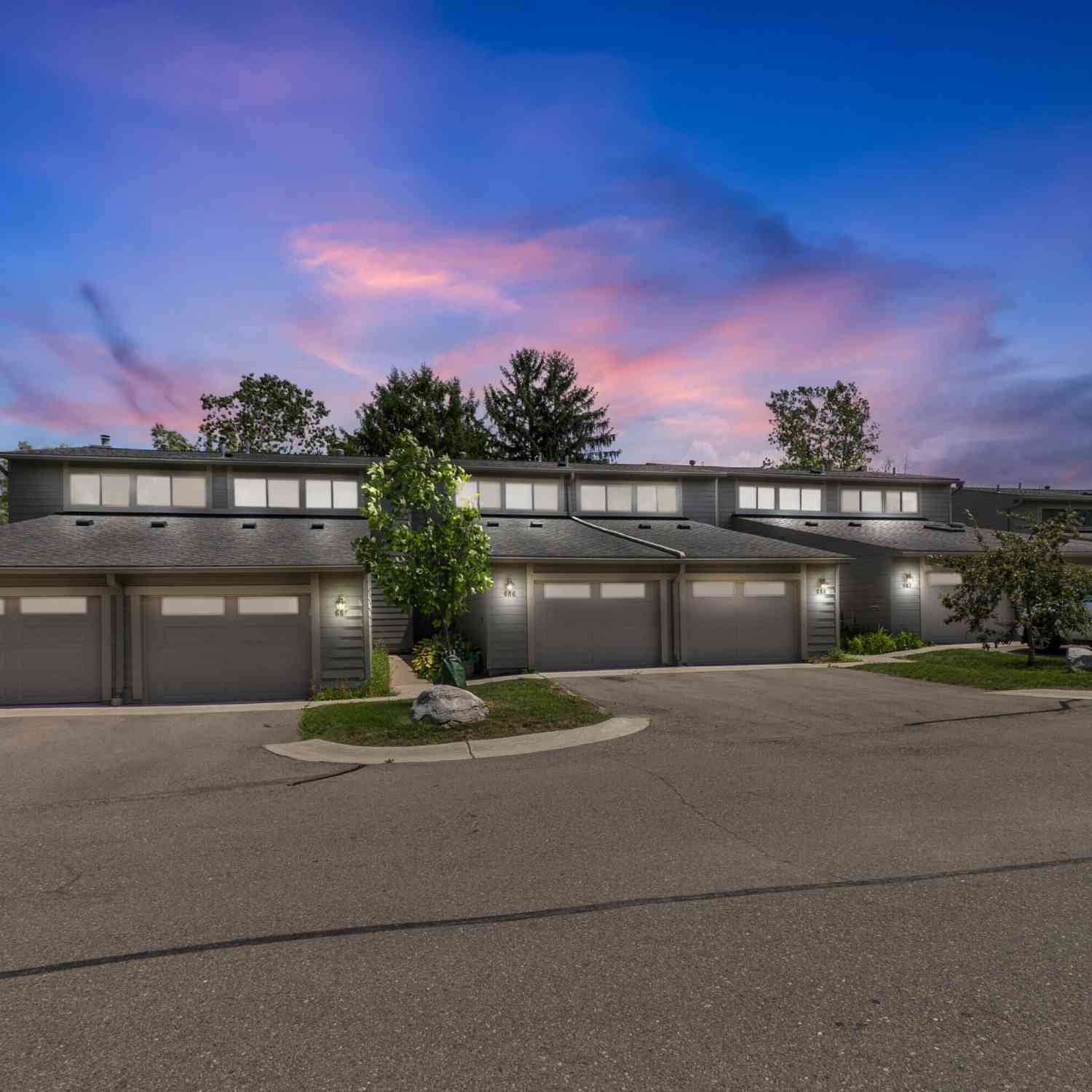 Condo For Sale - 690 Peninsula Court<br/> Ann Arbor, MI 48105