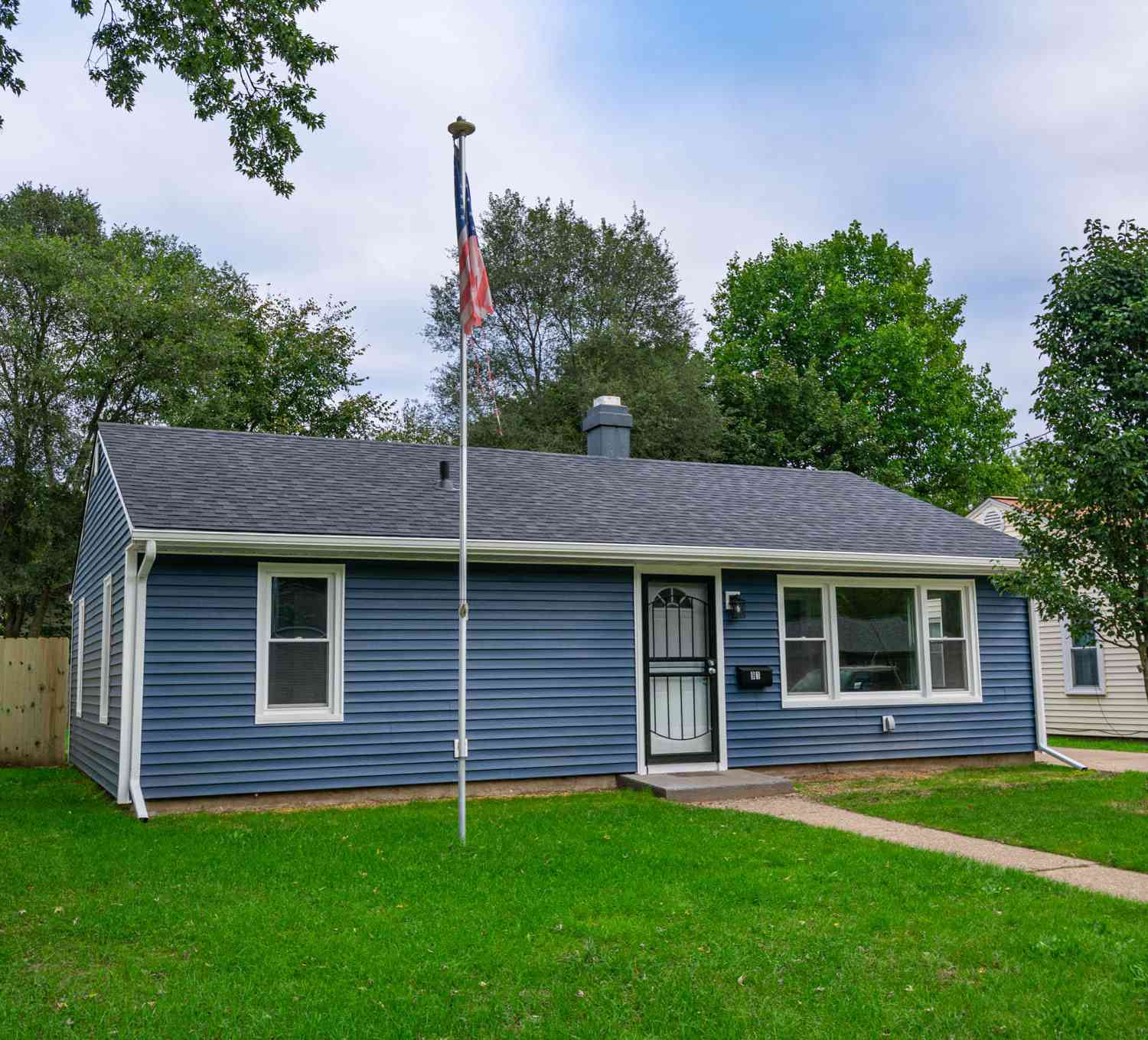 Homes For Sale - 91 S Cedar Avenue<br/> Battle Creek, MI 49037