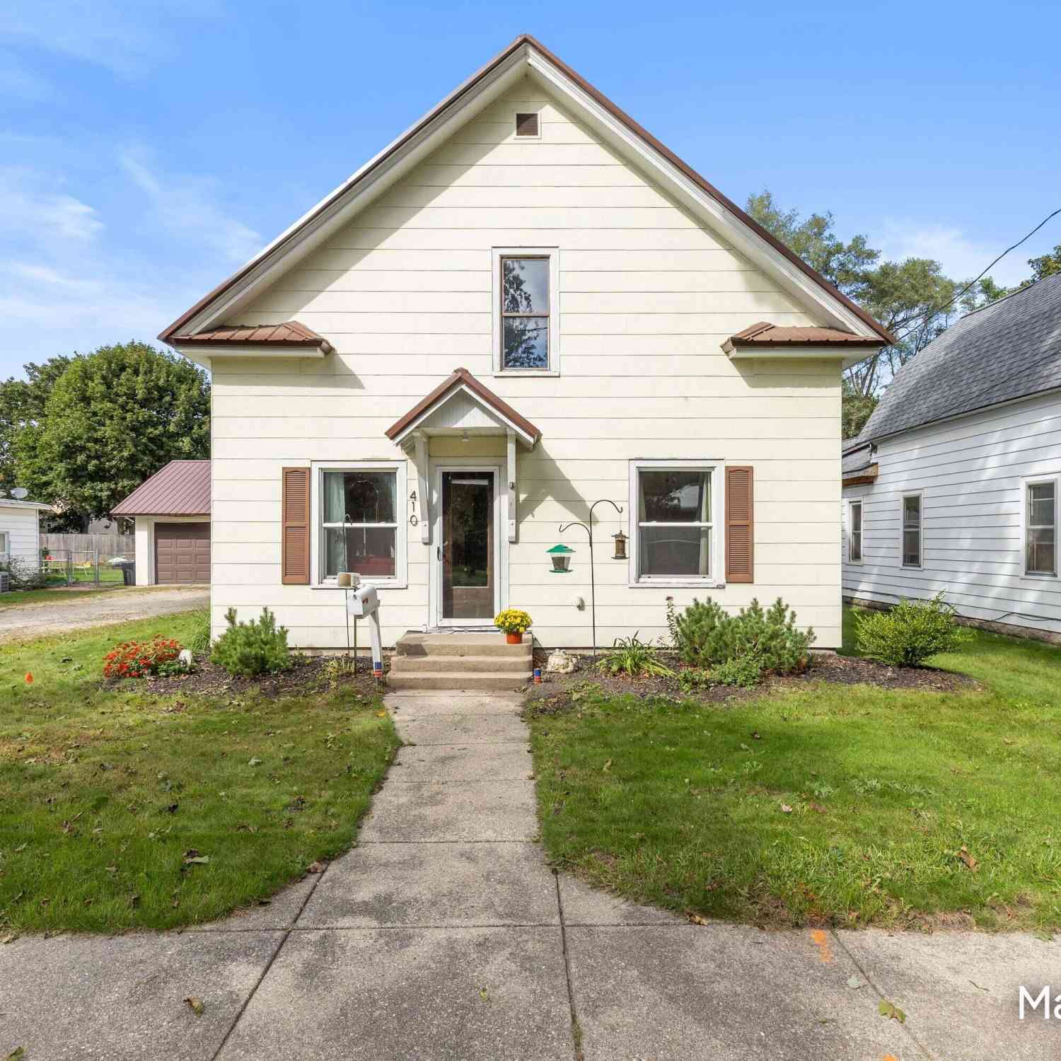 Homes For Sale - 410 E Coffren Street<br/> Greenville, MI 48838