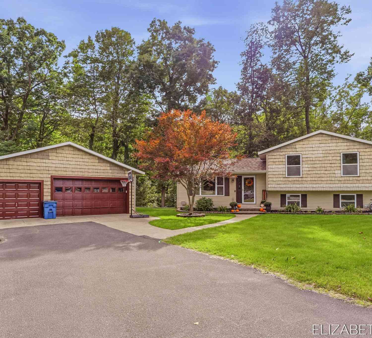 Homes For Sale - 104 Glenn Street<br/> Allegan, MI 49010