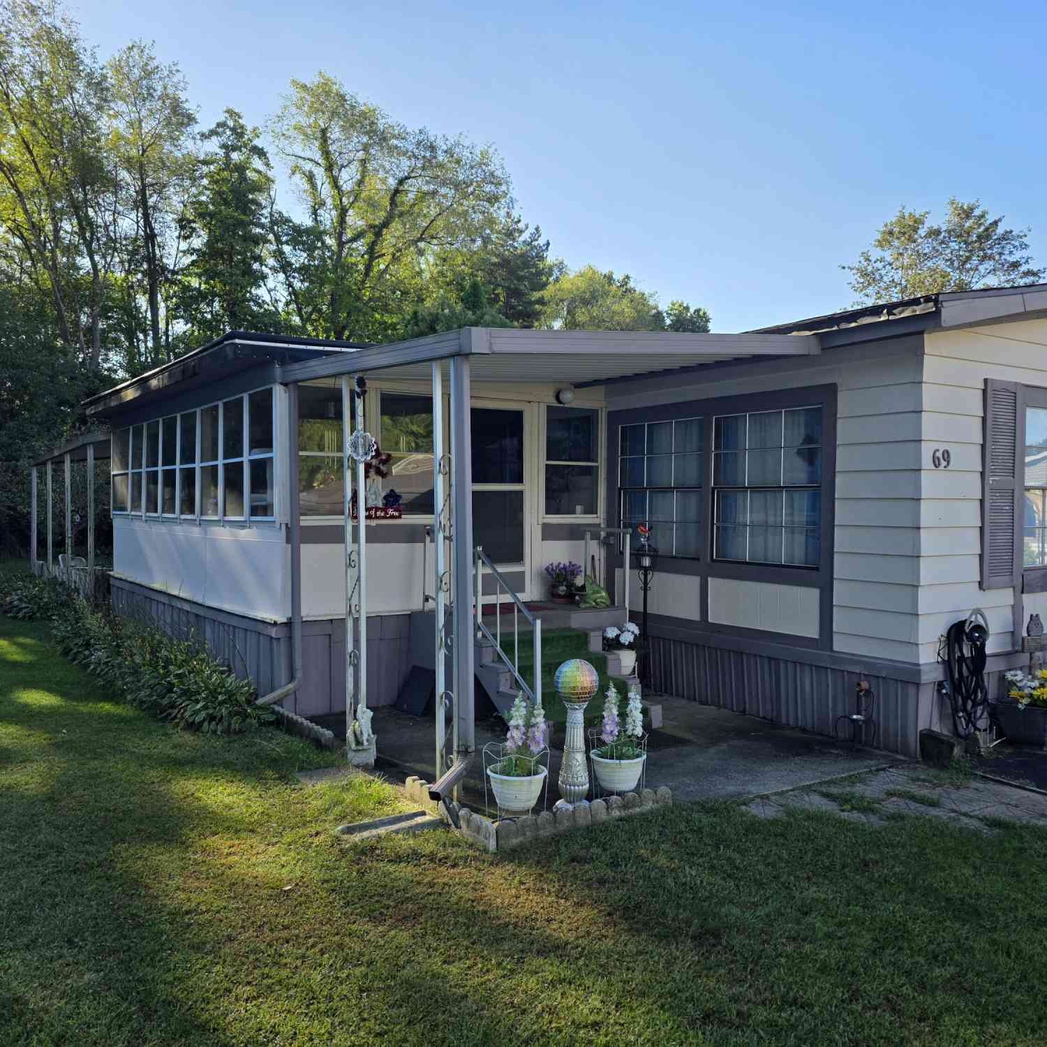 Mobile Home For Sale - 900 Mobile Boulevard #69<br/> Niles, MI 49120