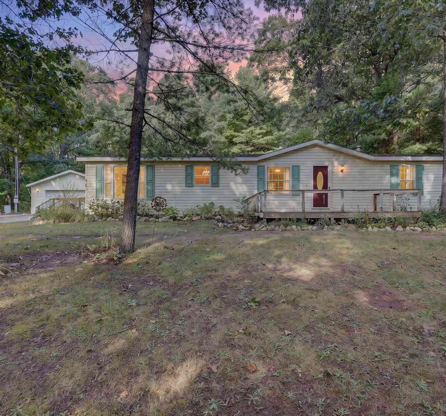 Mobile Home For Sale - 9755 S Beech Avenue<br/> Newaygo County, Howard City, MI 49329