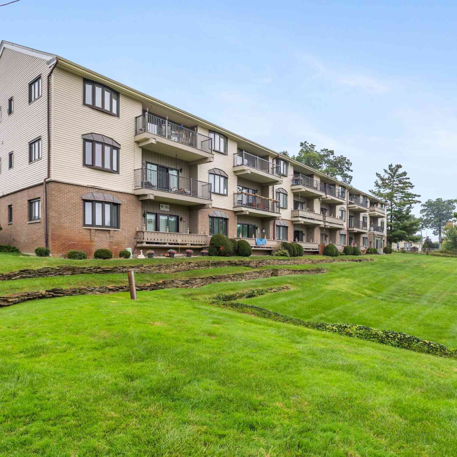 Condo For Sale - 225 W Columbia Avenue #10<br/> Battle Creek, MI 49015
