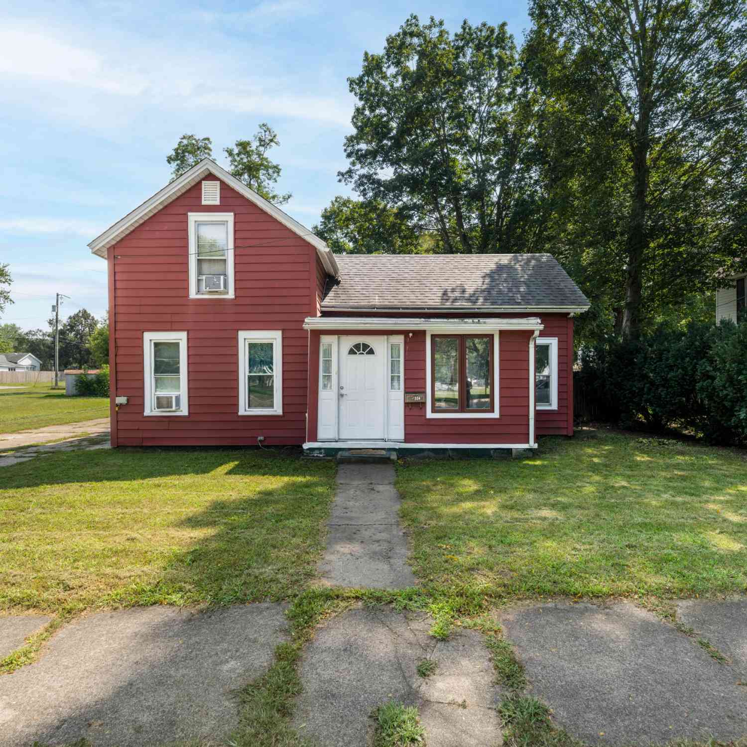 Homes For Sale - 324 Oak Street<br/> Cass County, Dowagiac, MI 49047