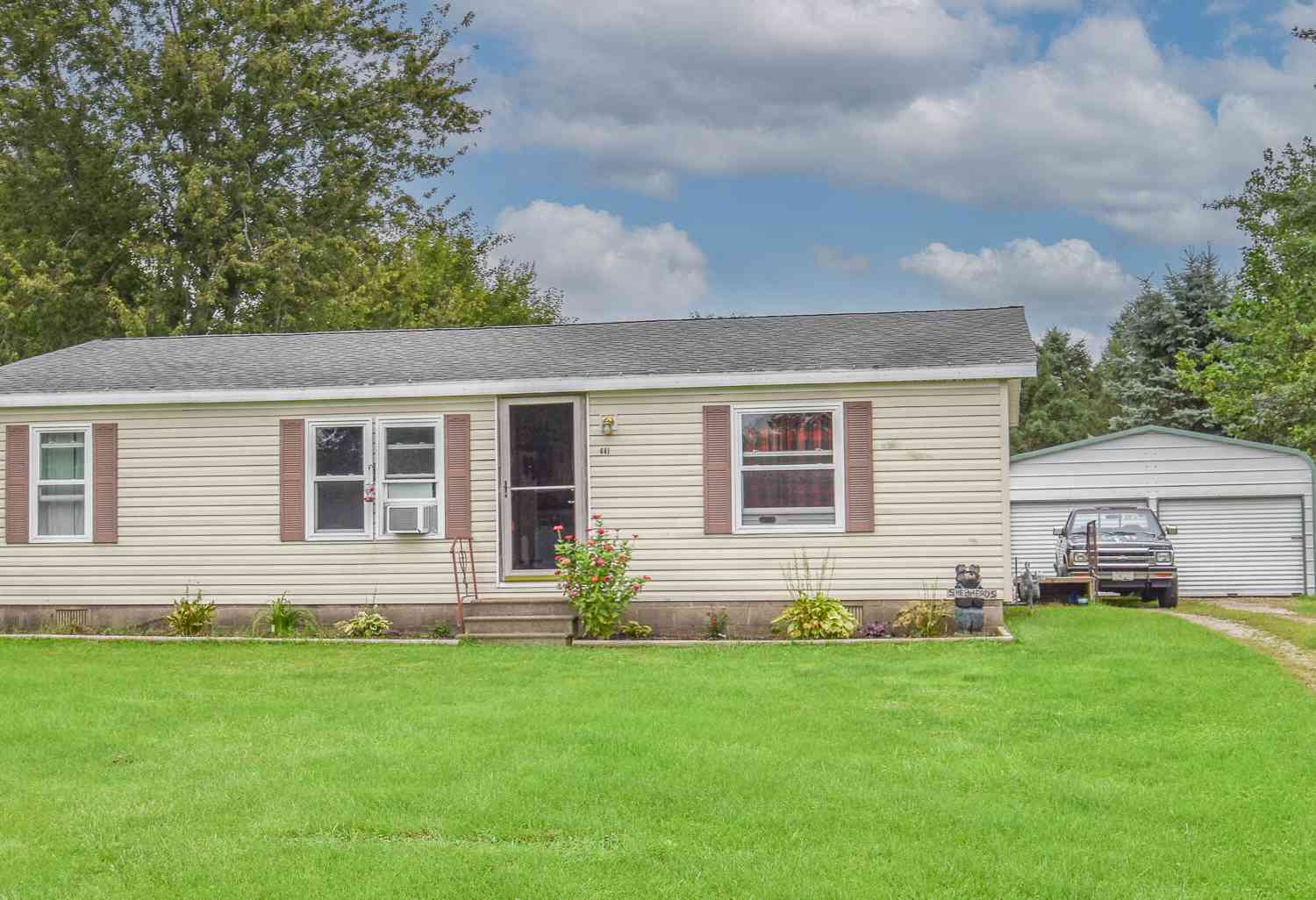 Mobile Home For Sale - 441 Gerald Street<br/> Branch County, Quincy, MI 49082