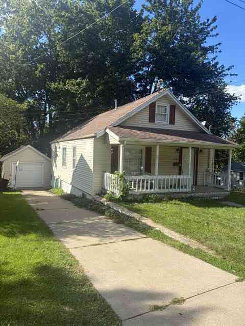 Homes For Sale - 3325 Paris Avenue<br/> Grand Rapids, MI 49525