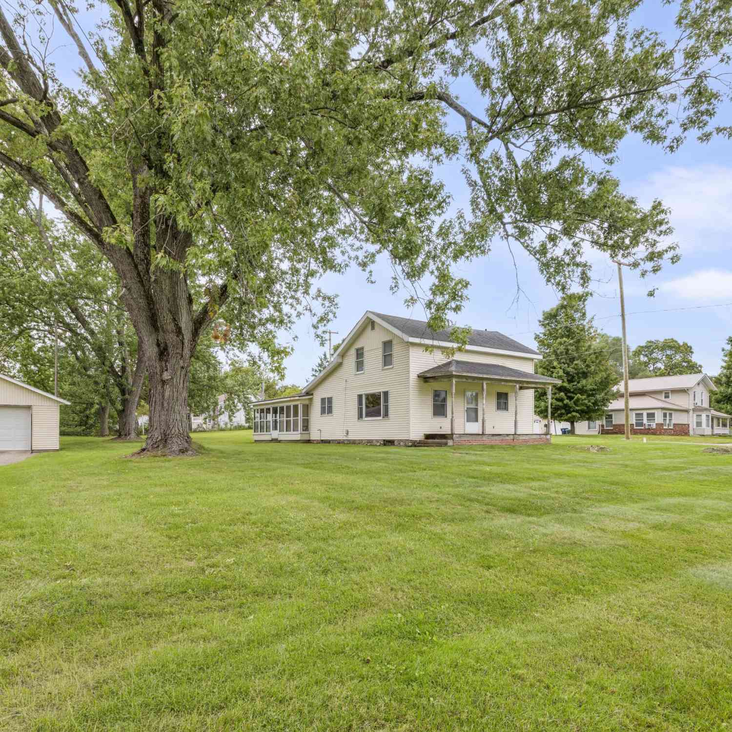 Homes For Sale - 22303 Bedford Road<br/> Battle Creek, MI 49017