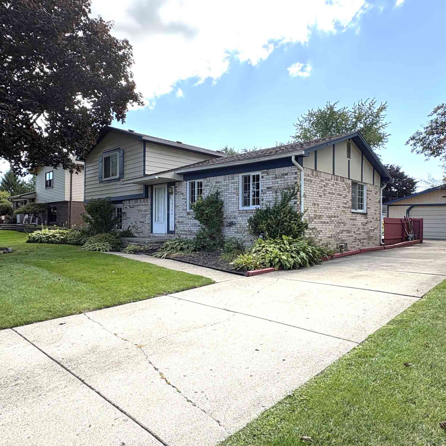 Homes For Sale - 19324 Todd Drive<br/> Clinton Twp, MI 48038