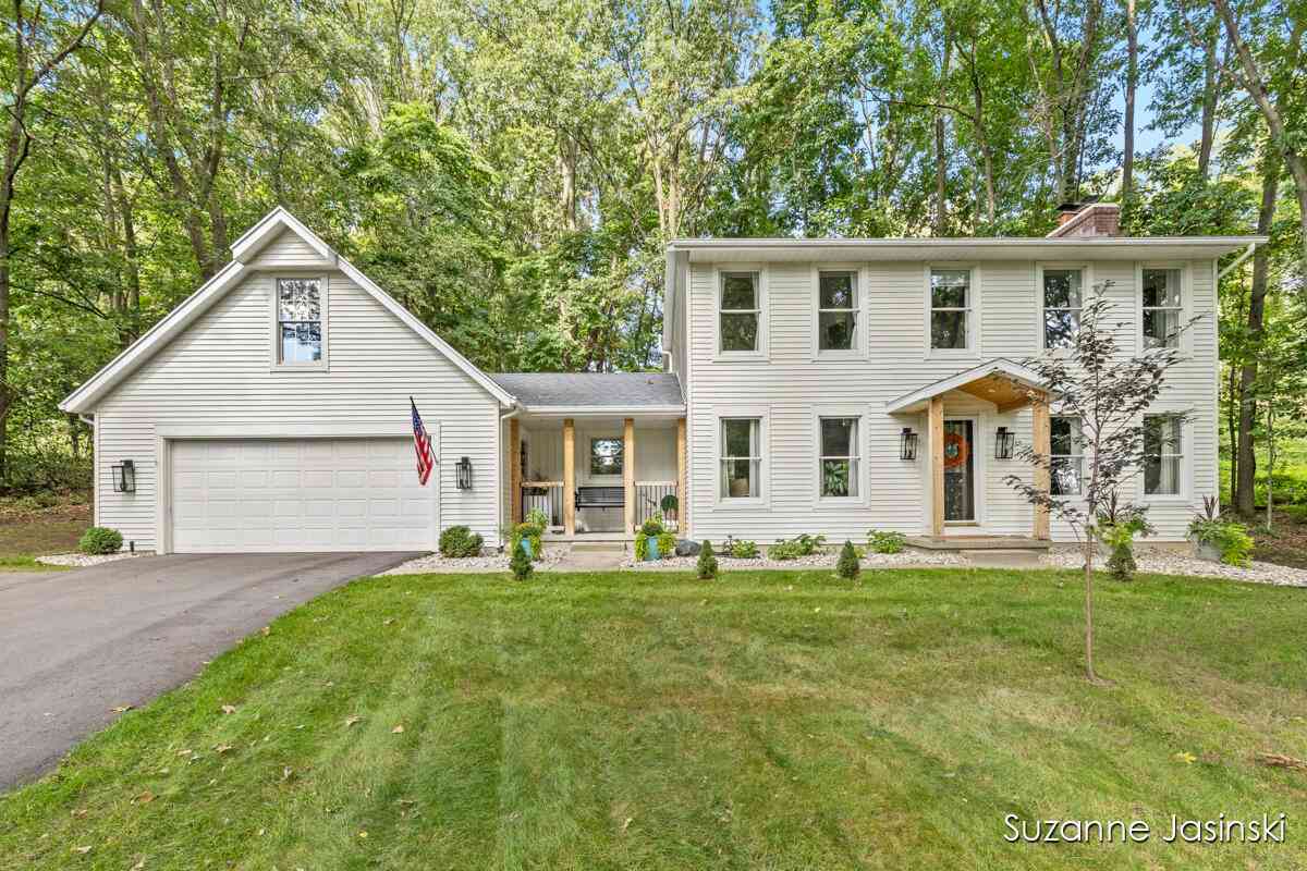 Homes For Sale - 3597 Riverwoods Drive<br/> Rockford, MI 49341