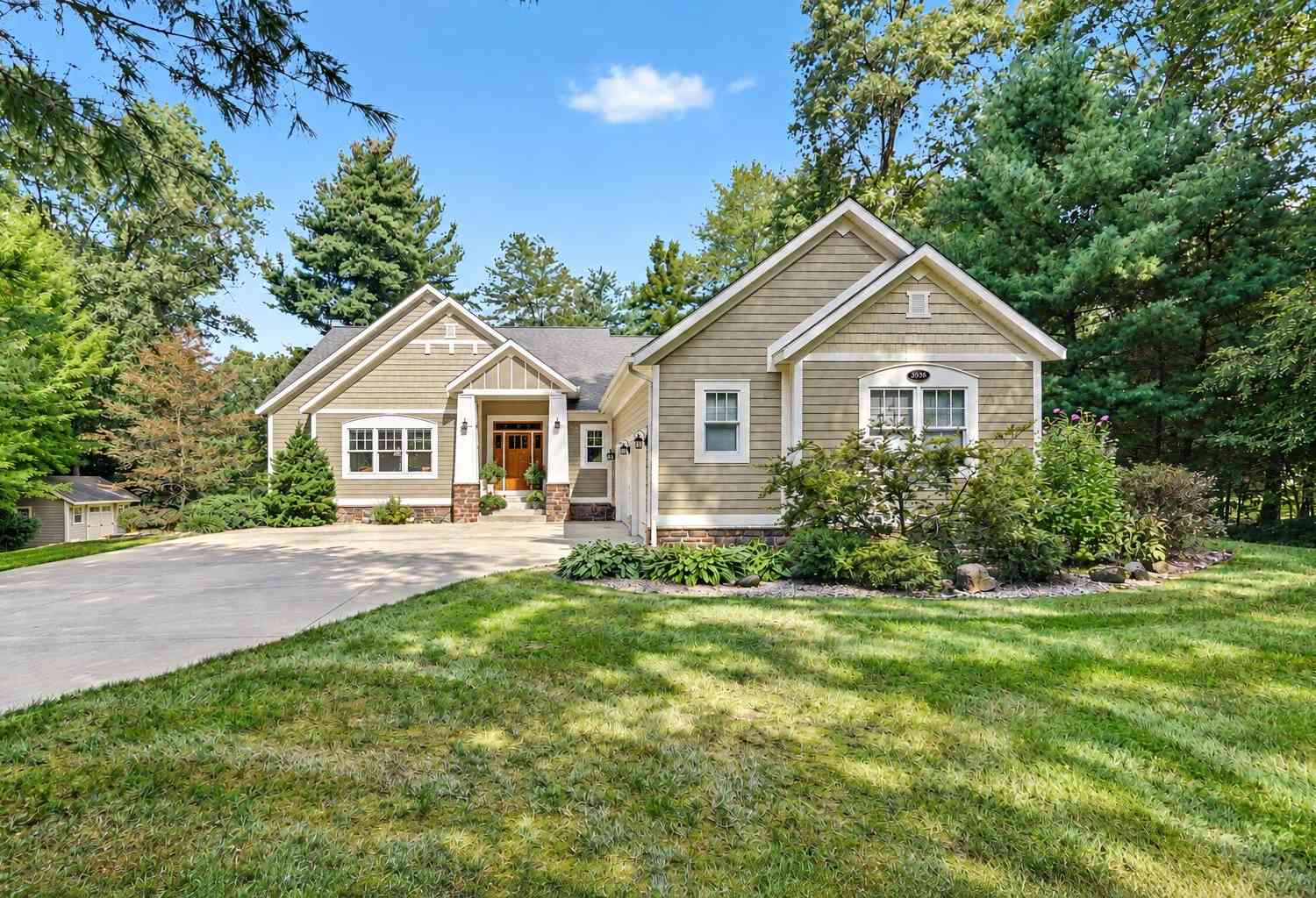 Homes For Sale - 3998 Darcliff Lane<br/> Twin Lake, MI 49457