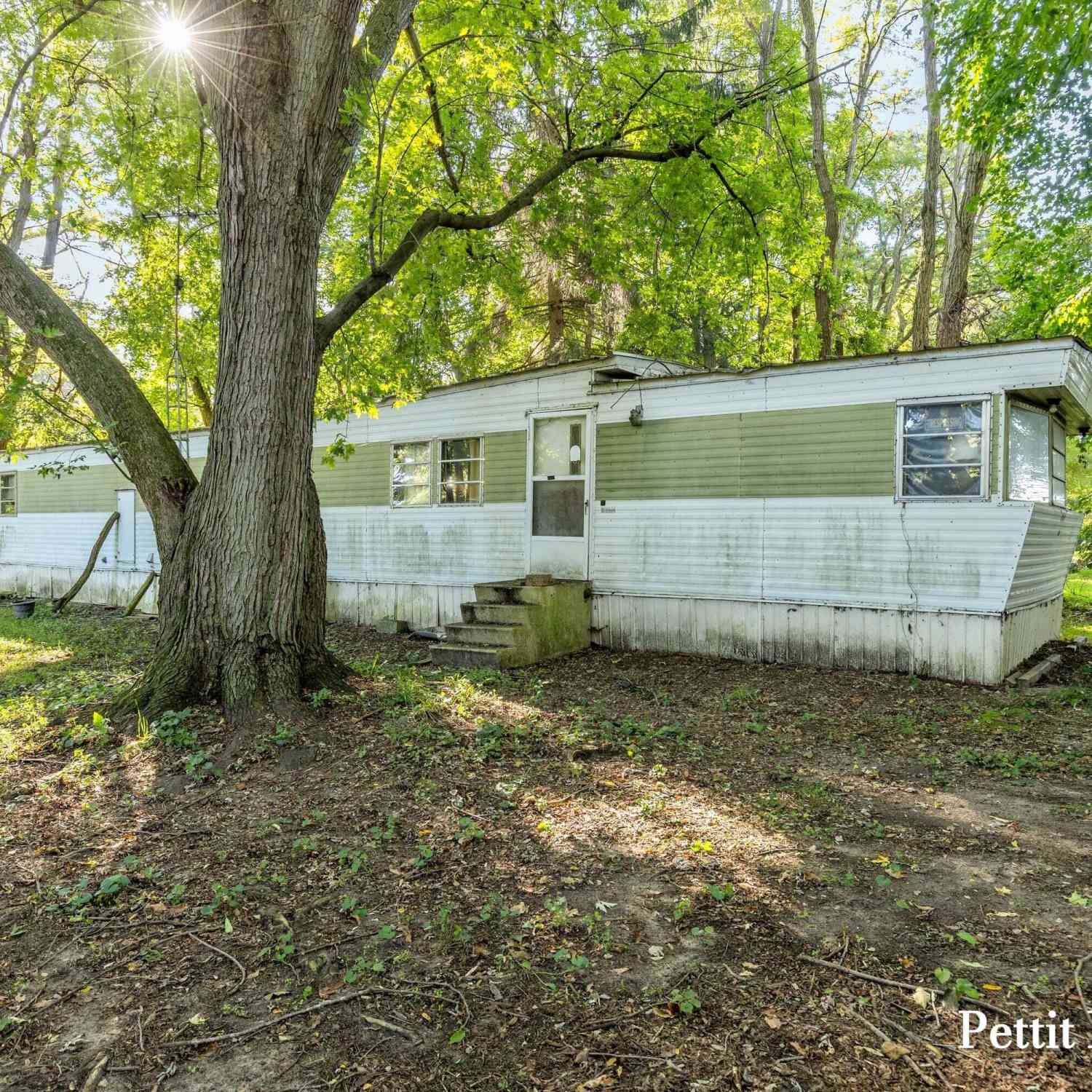 Mobile Home For Sale - 5200 Upton Road<br/> Barry County, Hastings, MI 49058