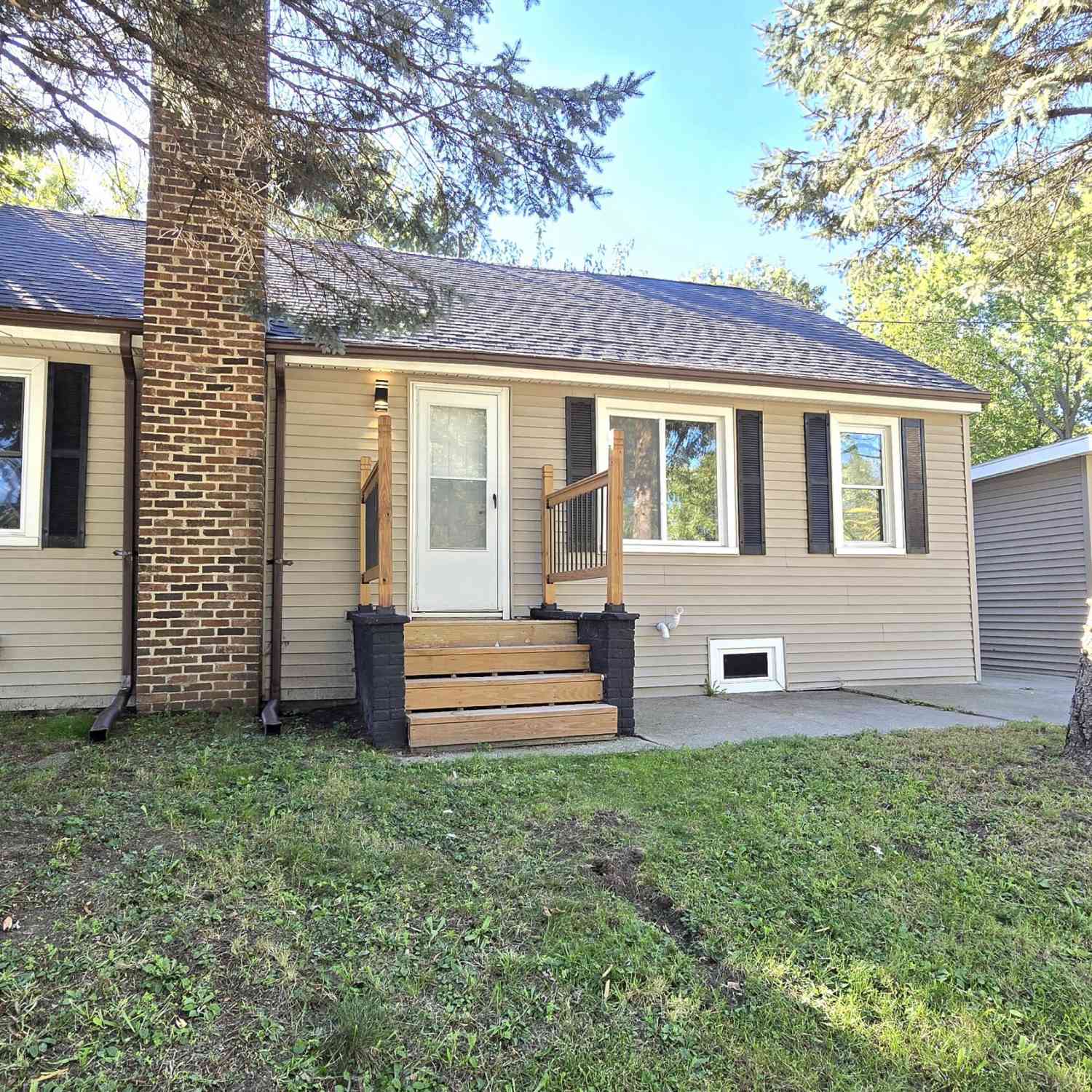 Homes For Sale - 3242 Tenny Street<br/> Lansing, MI 48910