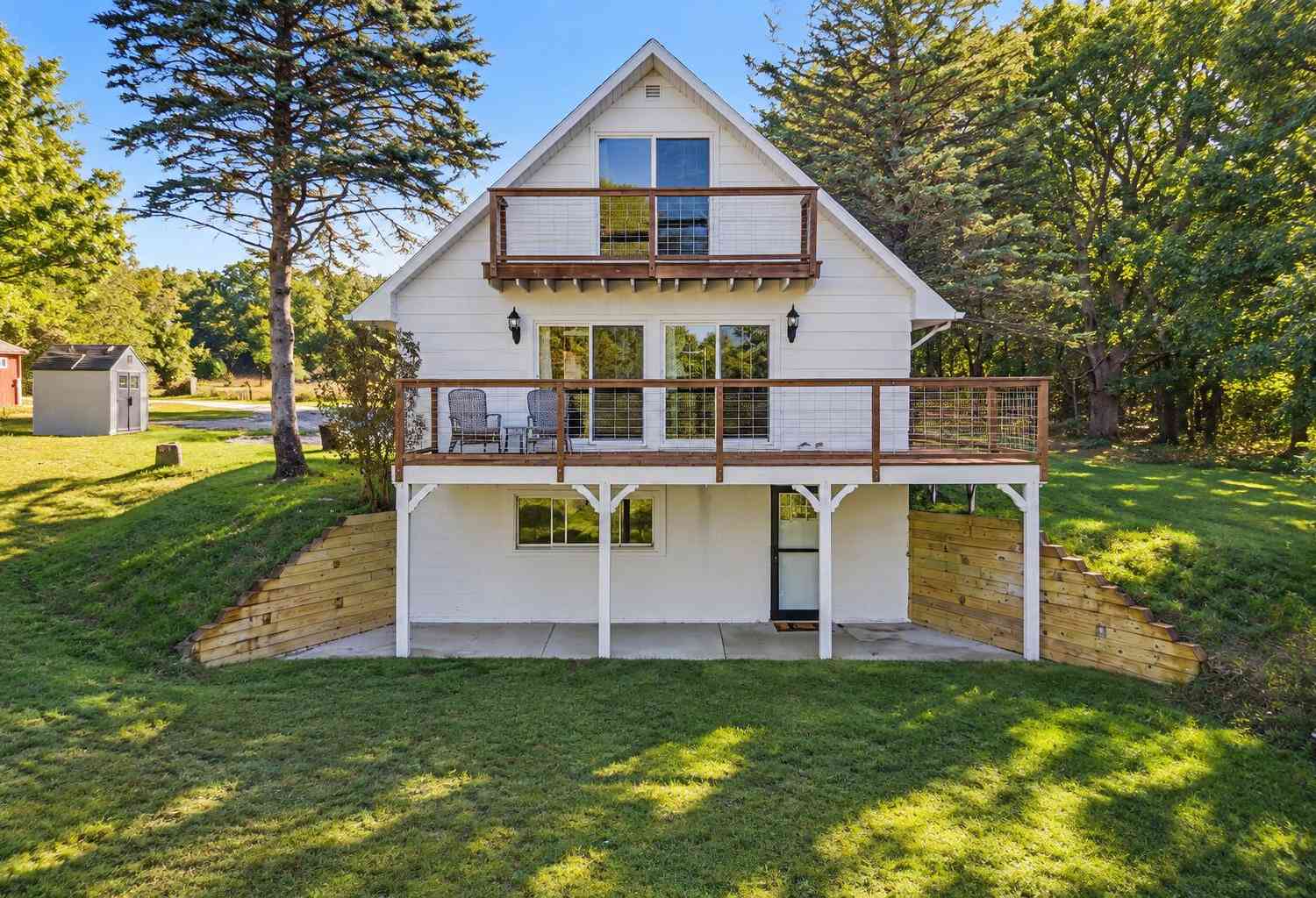 Homes For Sale - 1759 Lakeshore Road<br/> Manistee, MI 49660