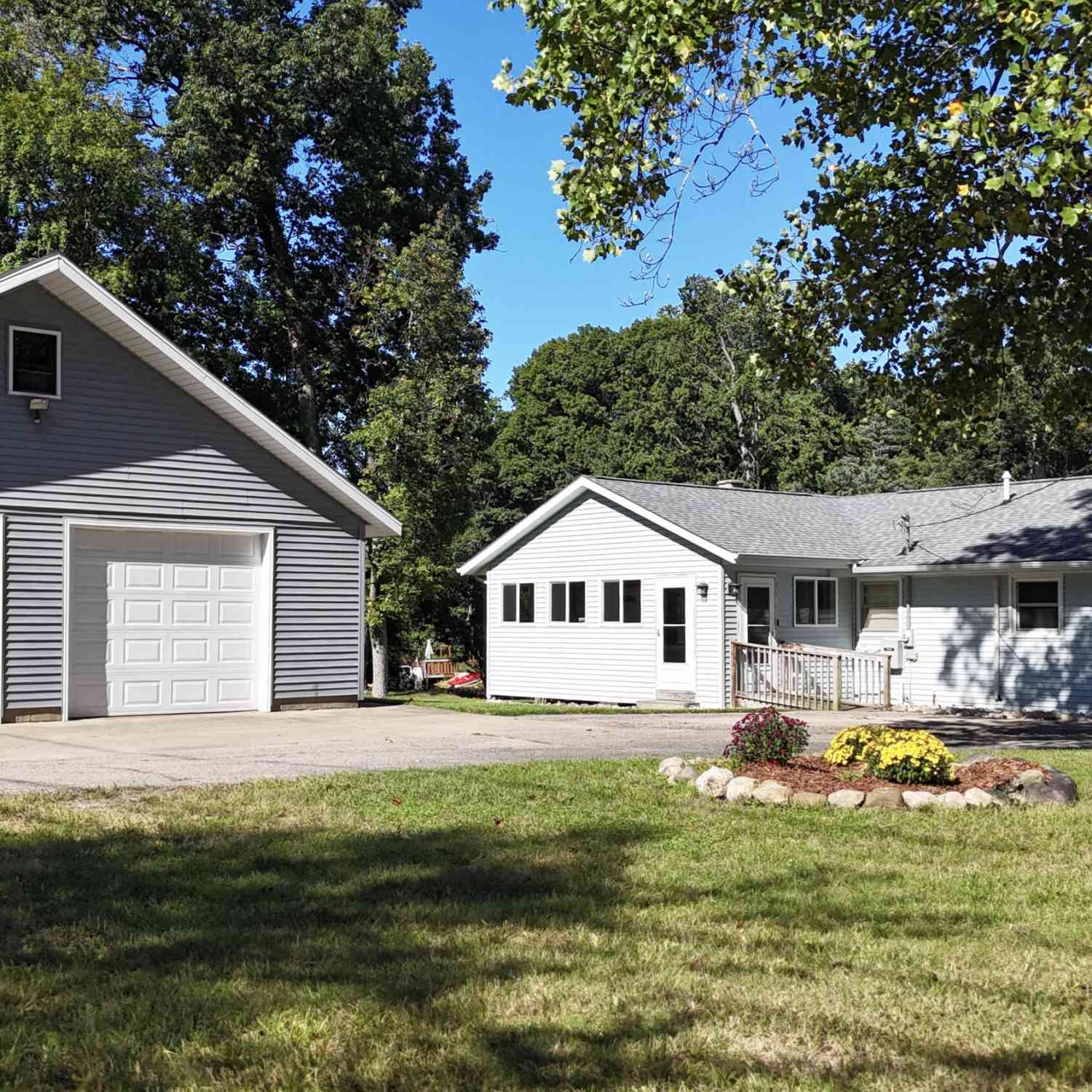 Homes For Sale - 31940 Sunrise Avenue<br/> Dowagiac, MI 49047