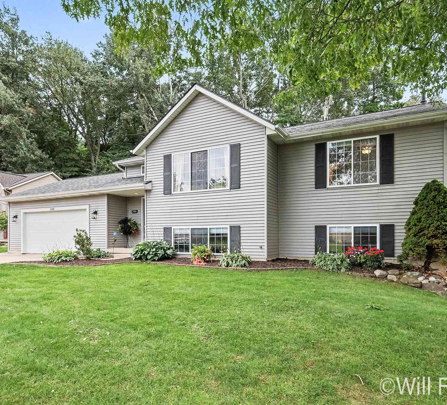 Homes For Sale - 306 Willow Run Drive<br/> Allegan County, Wayland, MI 49348