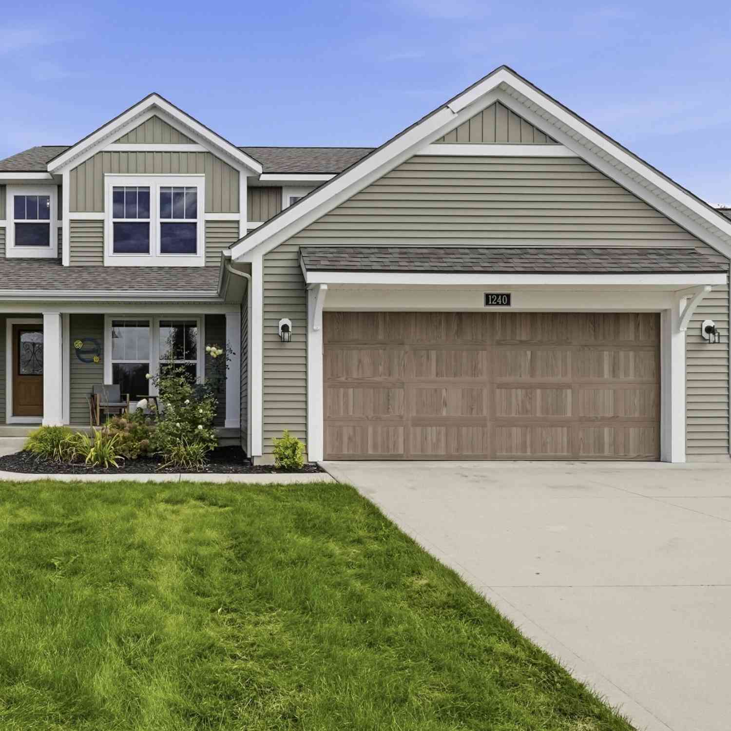 Homes For Sale - 1240 Cairo Court<br/> Byron Center, MI 49315