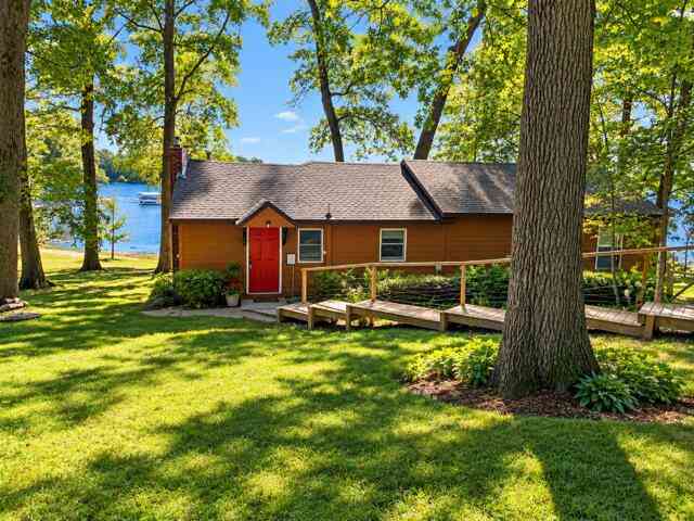 Homes For Sale - 12015 Oakridge Road<br/> Plainwell, MI 49080