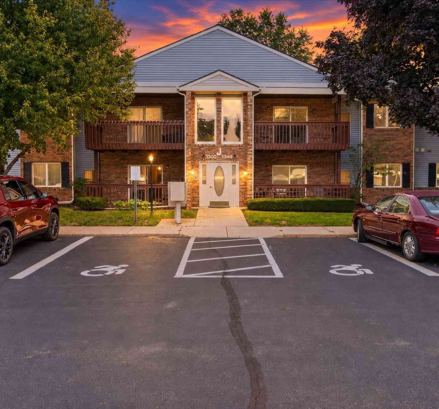 Condo For Sale - 1338 Shoemaker Drive<br/> Wayne County, Westland, MI 48185