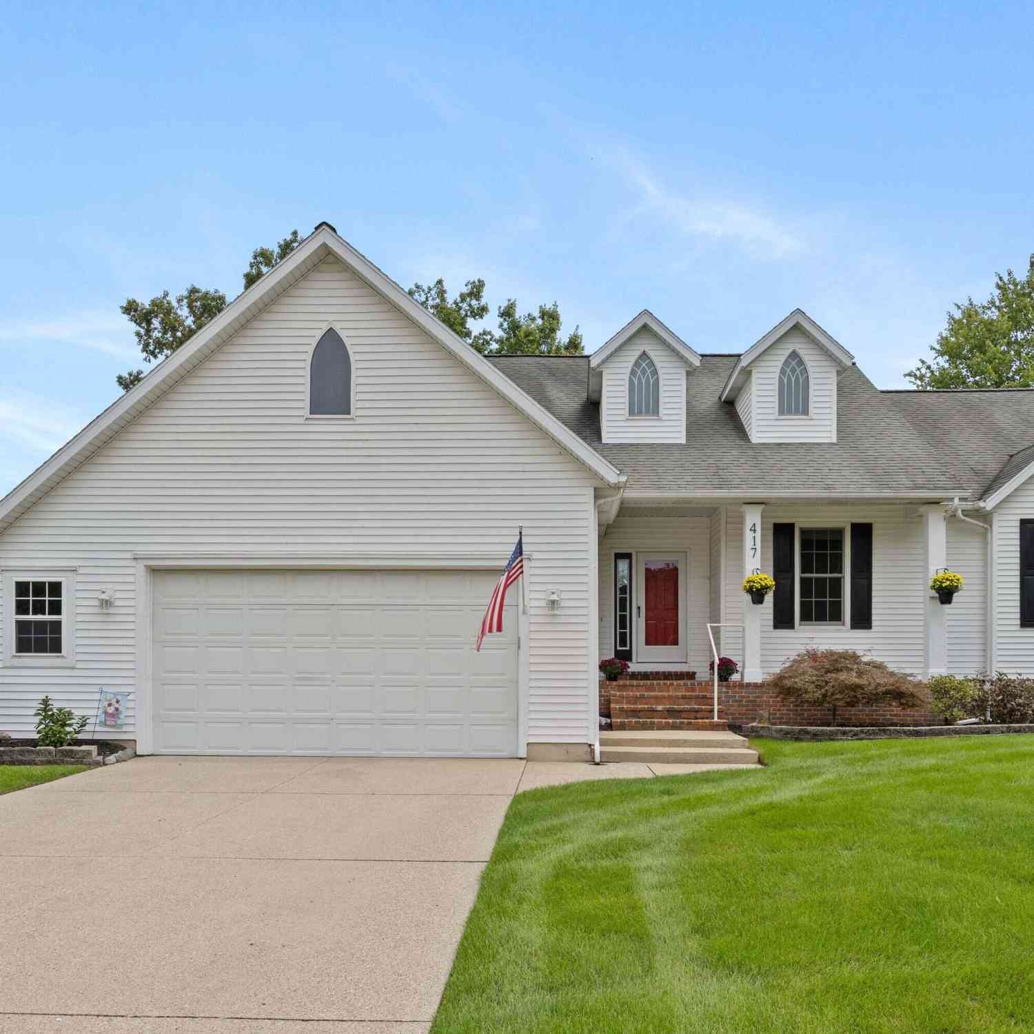 Homes For Sale - 417 142nd Avenue<br/> Holland, MI 49424