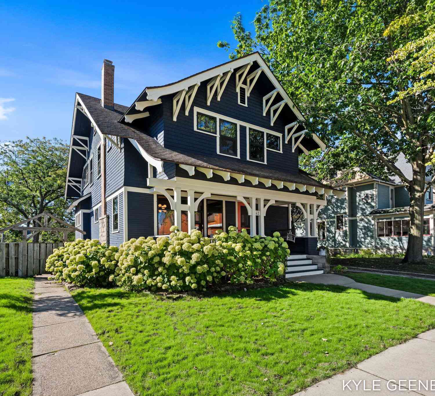 Homes For Sale - 62 W 11th Street<br/> Holland, MI 49423