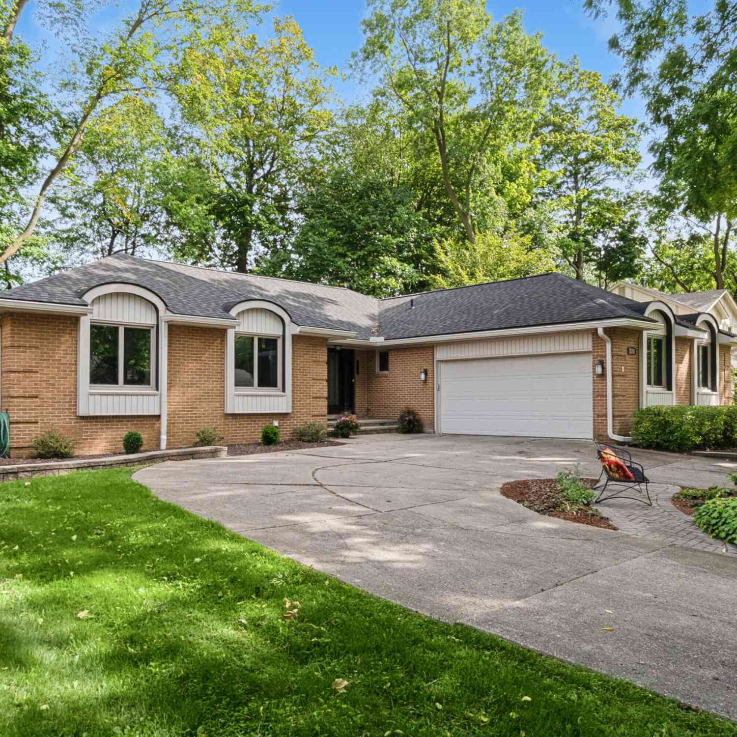 Homes For Sale - 21854 Siegal Drive<br/> Novi, MI 48375