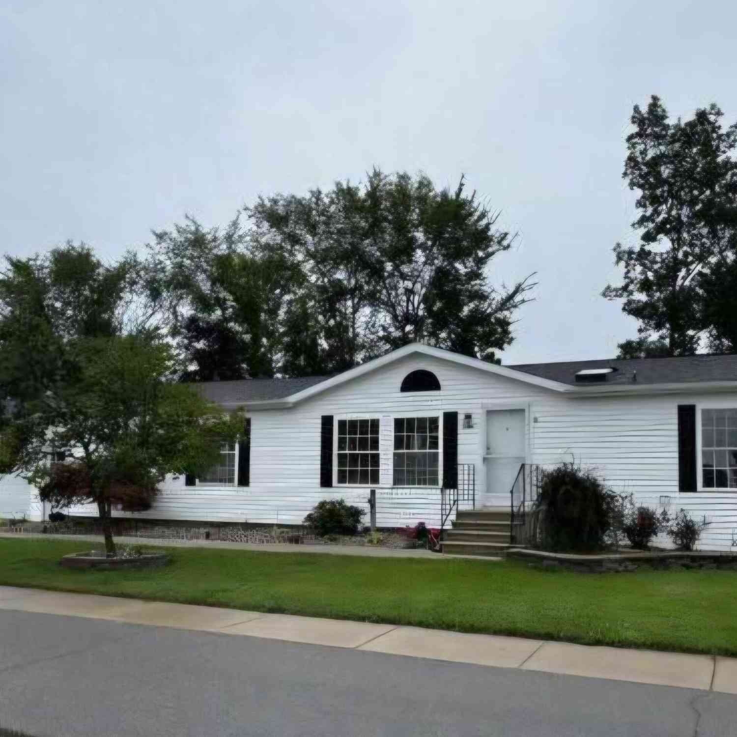 Mobile Home For Sale - 7440 Gallop Trail<br/> Caledonia, MI 49316