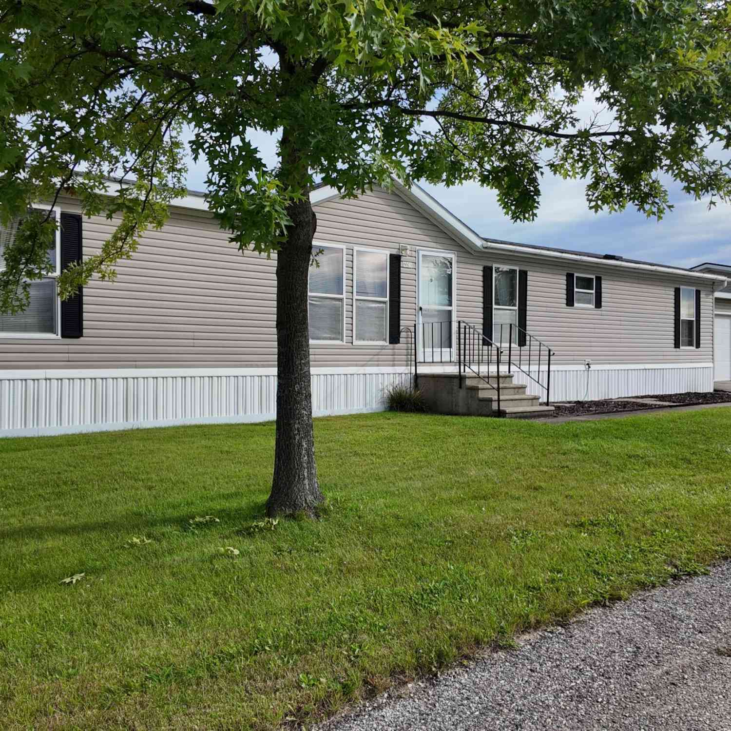 Mobile Home For Sale - 8603 Eagle Street<br/> Zeeland, MI 49464