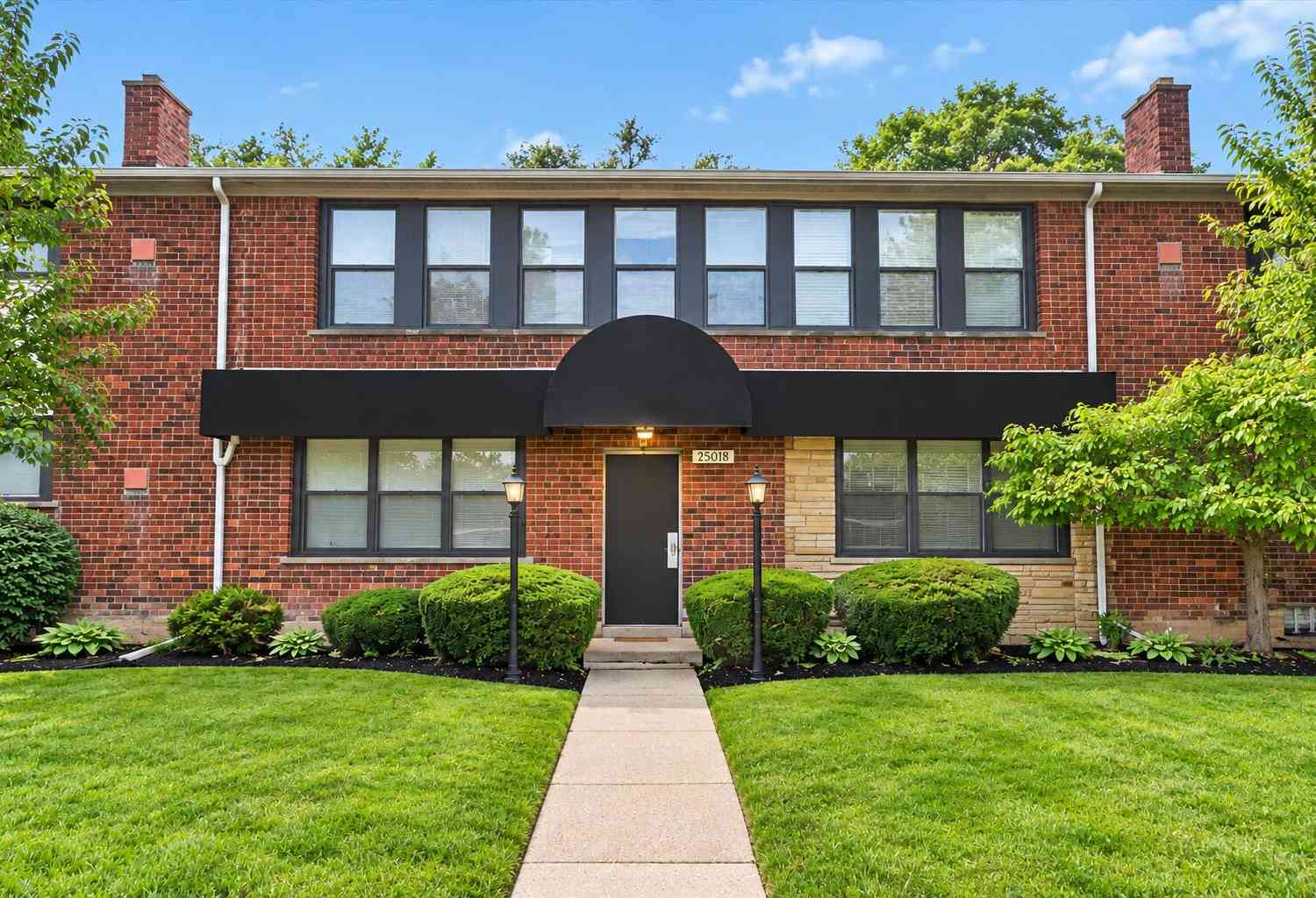 Condo For Sale - 25749 Woodward Avenue #106<br/> Oakland County, Royal Oak, MI 48067