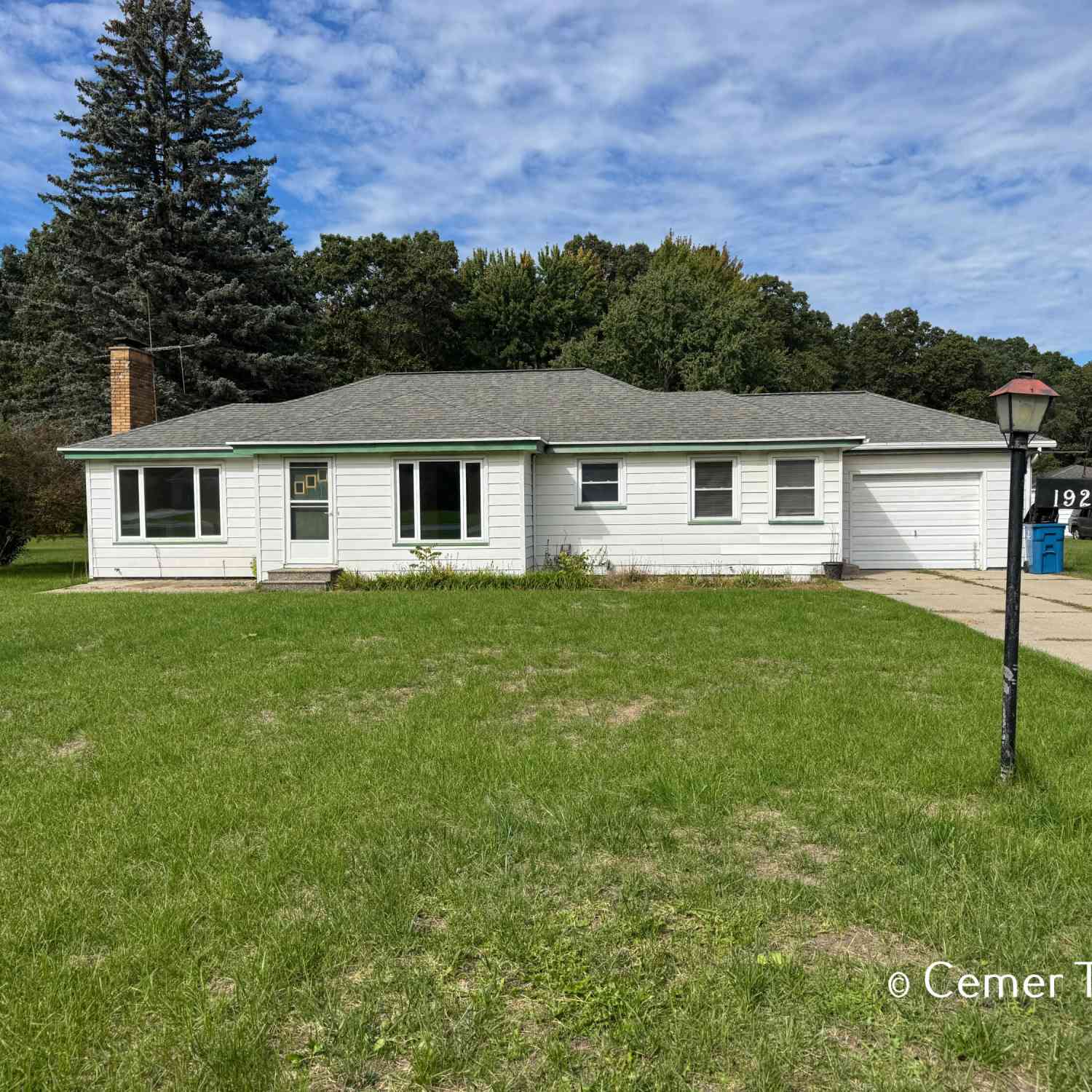 Homes For Sale - 1926 Shettler Road<br/> Muskegon, MI 49444