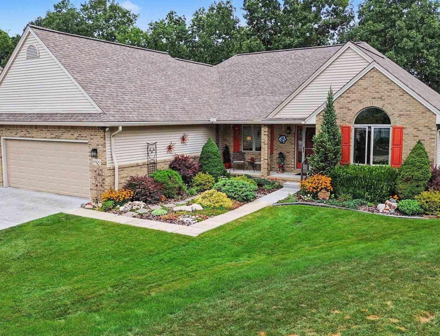 Homes For Sale - 6900 Wellington Drive<br/> Dexter, MI 48130