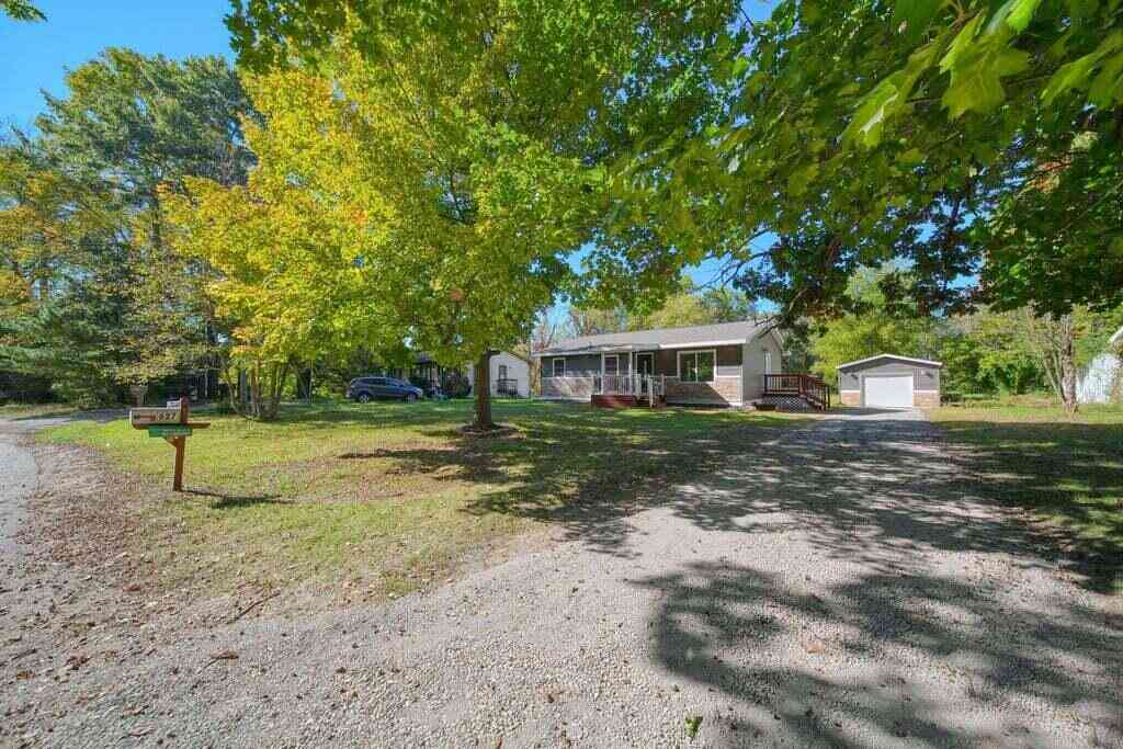 Homes For Sale - 627 Vaughn Street<br/> Eaton County, Eaton Rapids, MI 48827