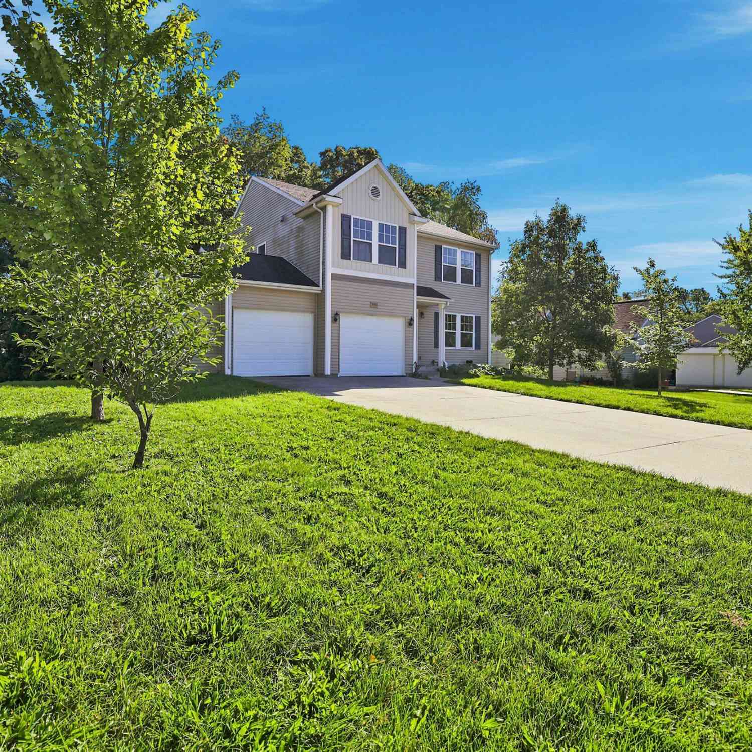 Homes For Sale - 1642 Salisbury<br/> Lowell, MI 49331