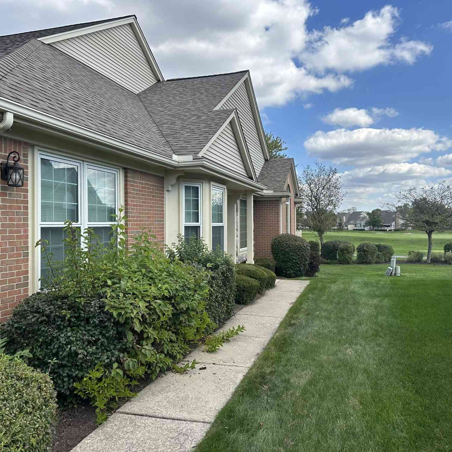 Condo For Sale - 2561 Cleveland Way<br/> Canton, MI 48188