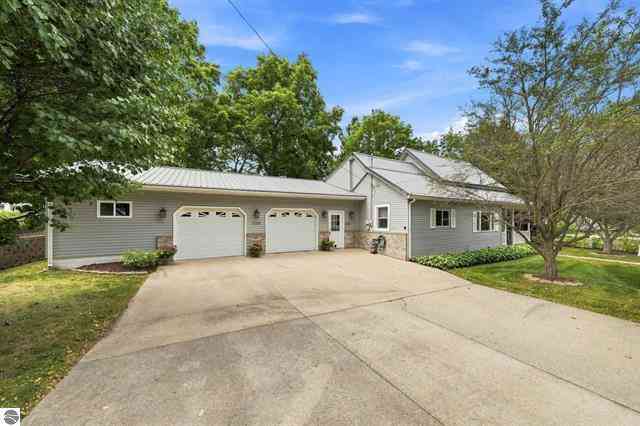 Homes For Sale - 1126 Laurel Street<br/> Cadillac, MI 49601