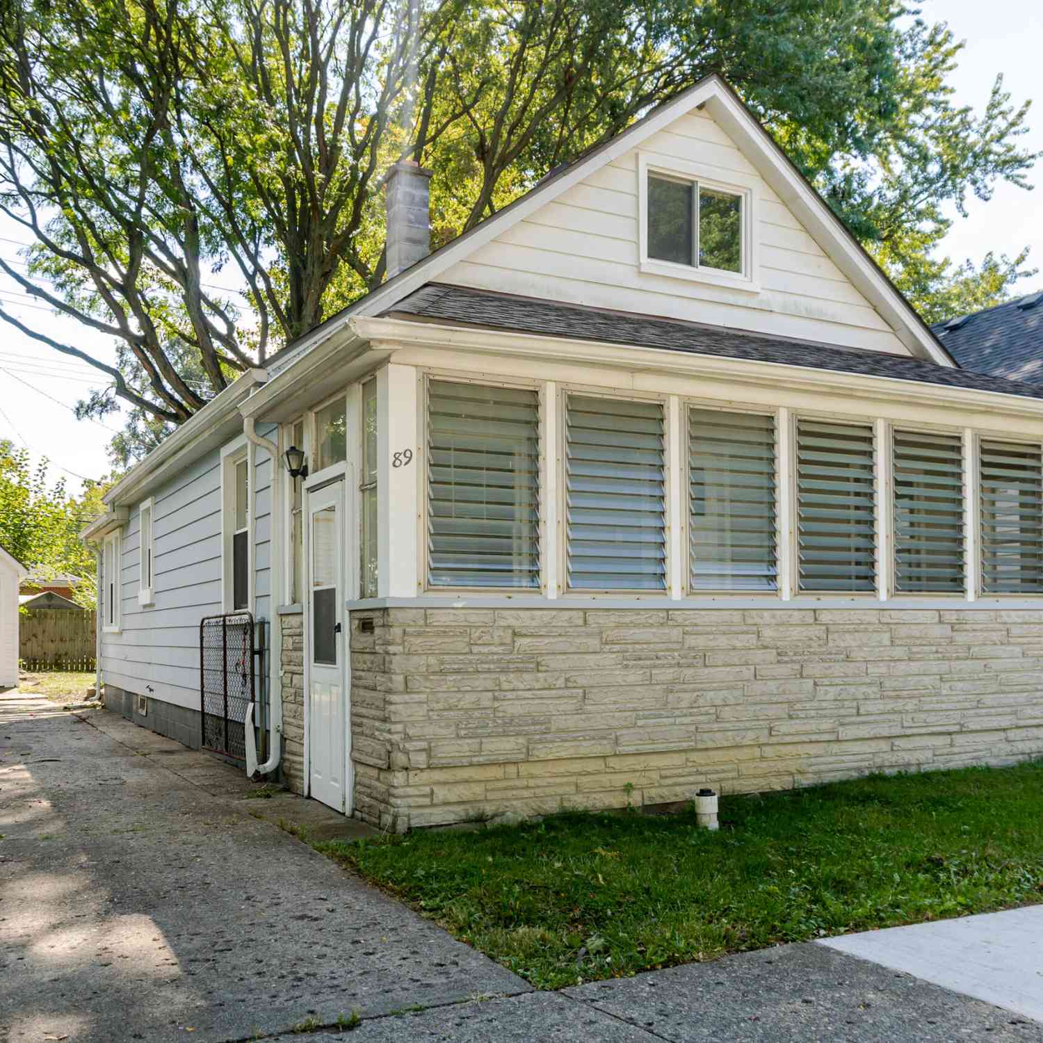 Homes For Sale - 89 W Madge Avenue<br/> Oakland County, Hazel Park, MI 48030