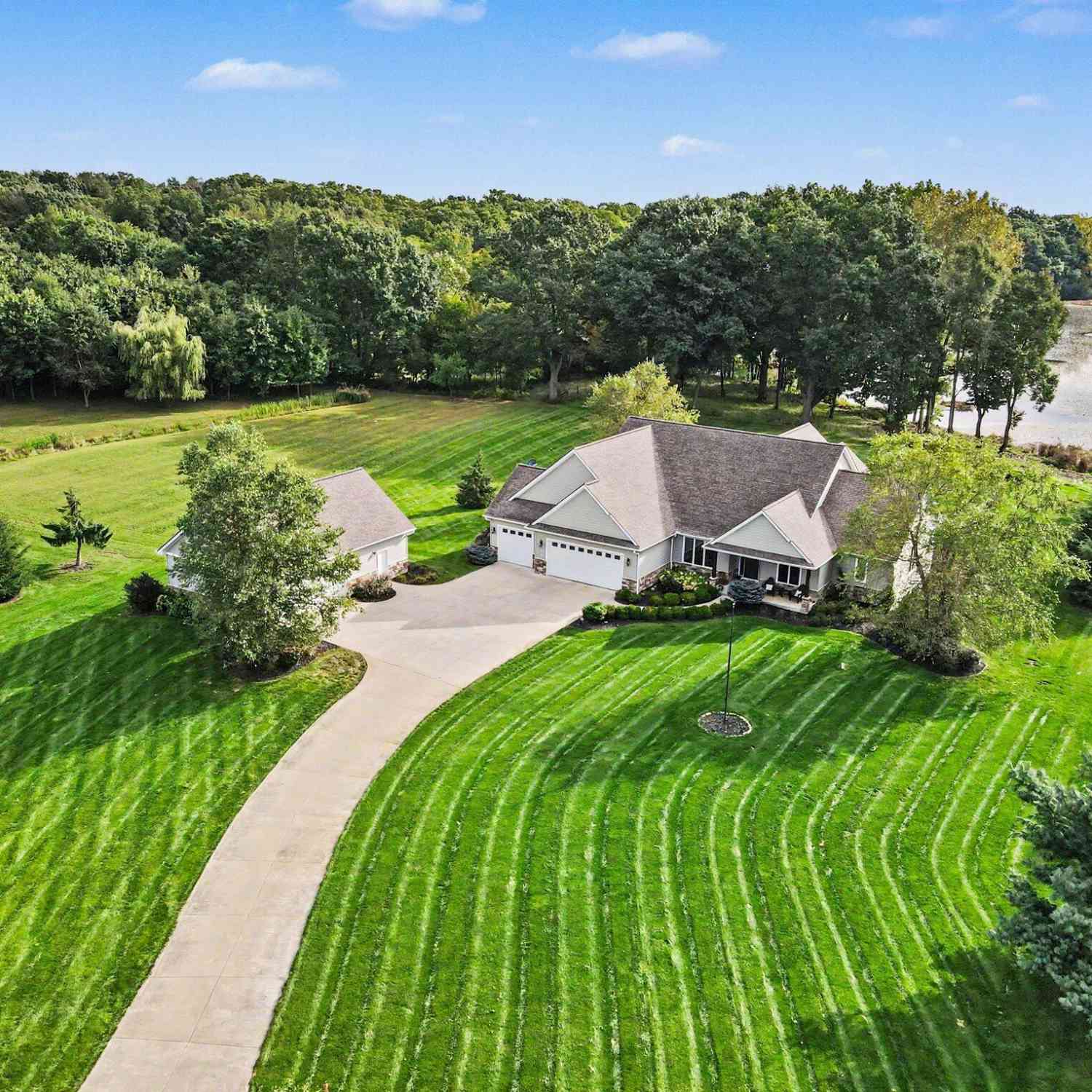 Homes For Sale - 2421 Hickory Ridge<br/> Galesburg, MI 49053