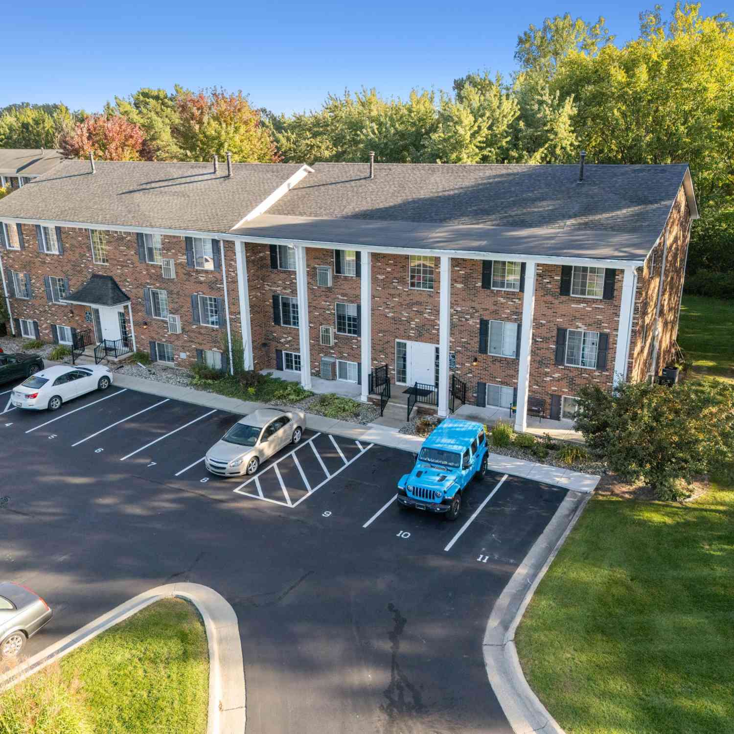 Condo For Sale - 515 W Highland Road #E6<br/> Howell, MI 48843