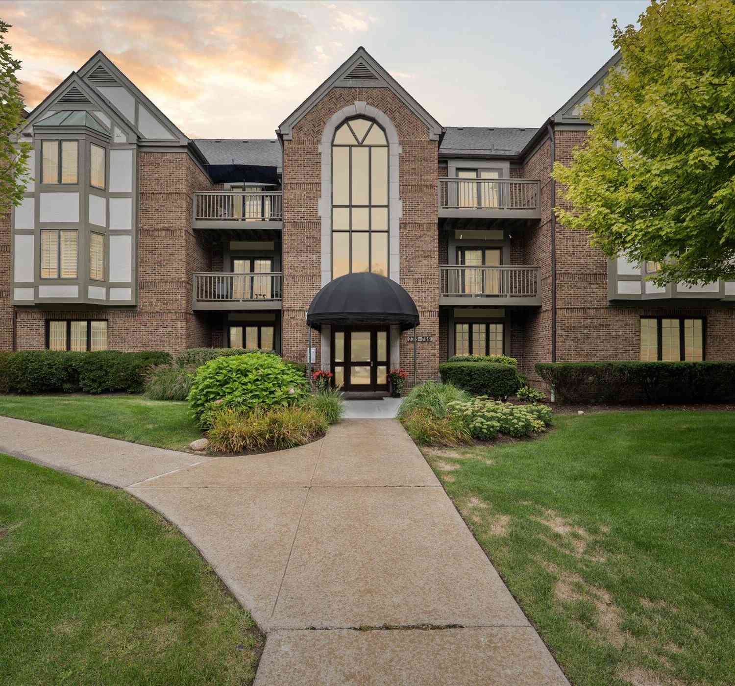 Condo For Sale - 797 Deer Court<br/> Plymouth, MI 48170