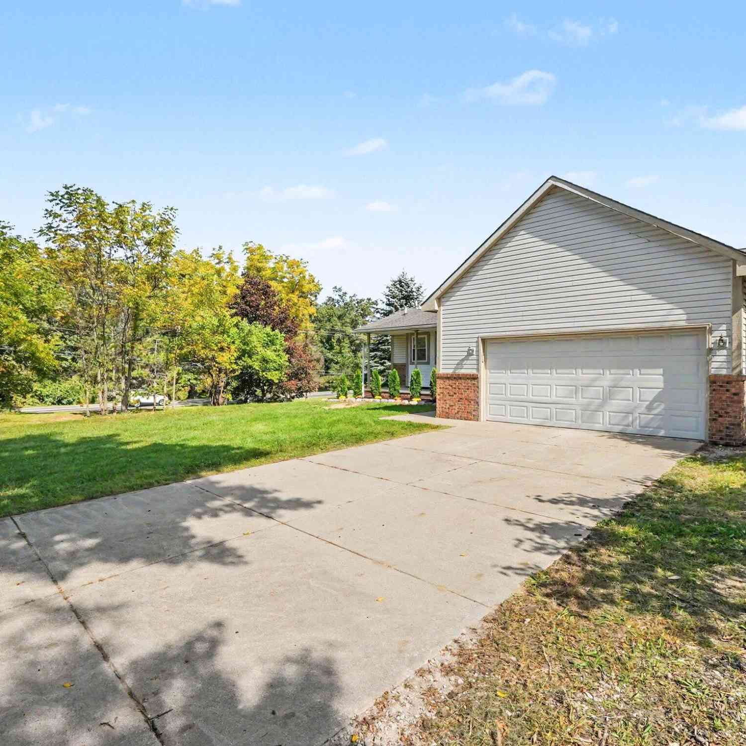 Homes For Rent - 9027 Clover Drive<br/> Milan, MI 48160