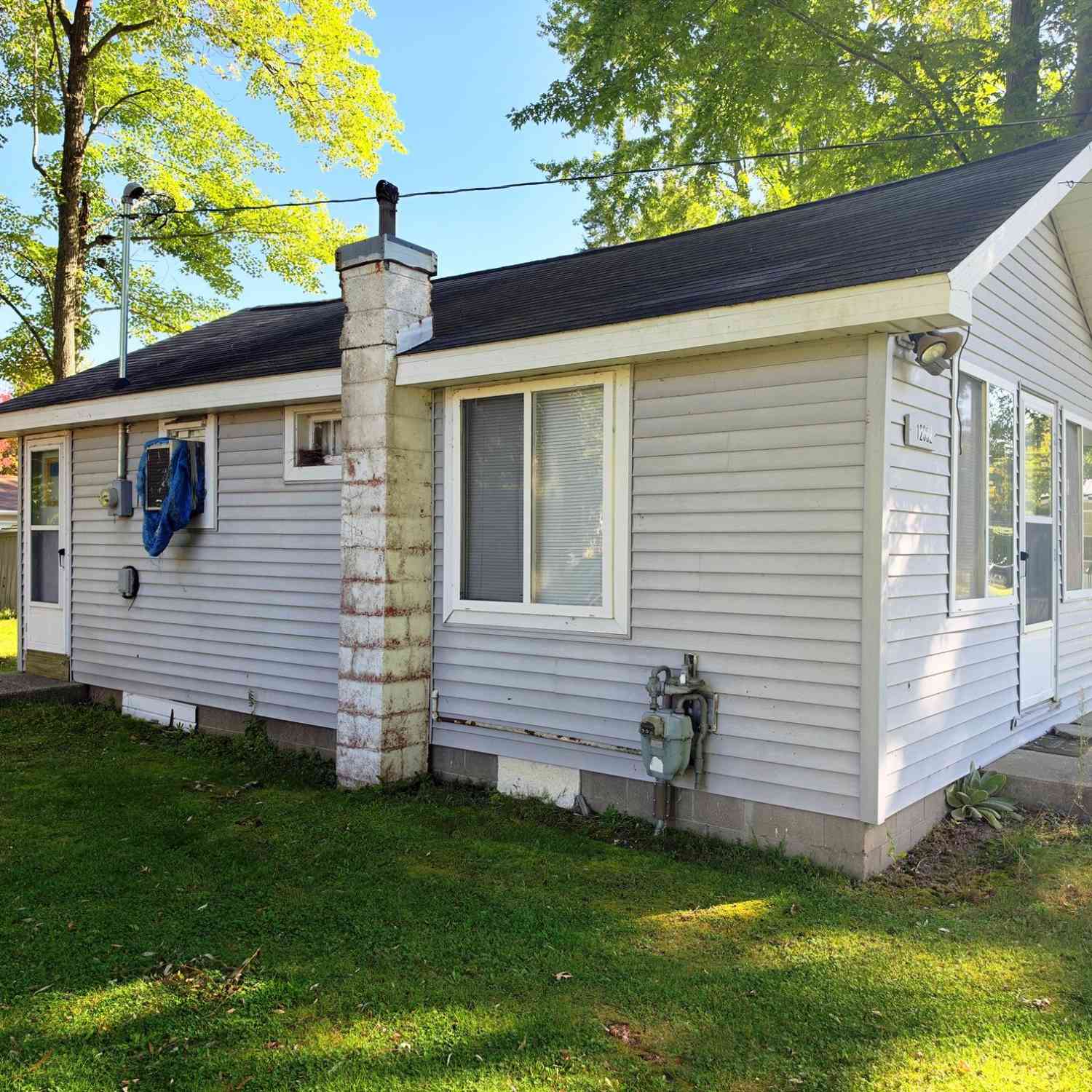 Homes For Sale - 12352 E Houghton Lake Drive<br/> Houghton Lake, MI 48629