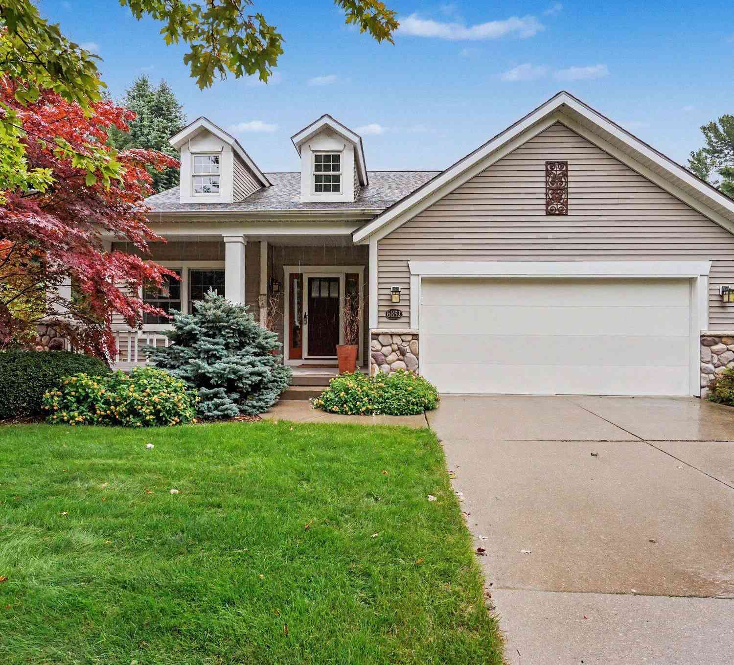 Condo For Sale - 6852 Westshire Drive<br/> Norton Shores, MI 49444