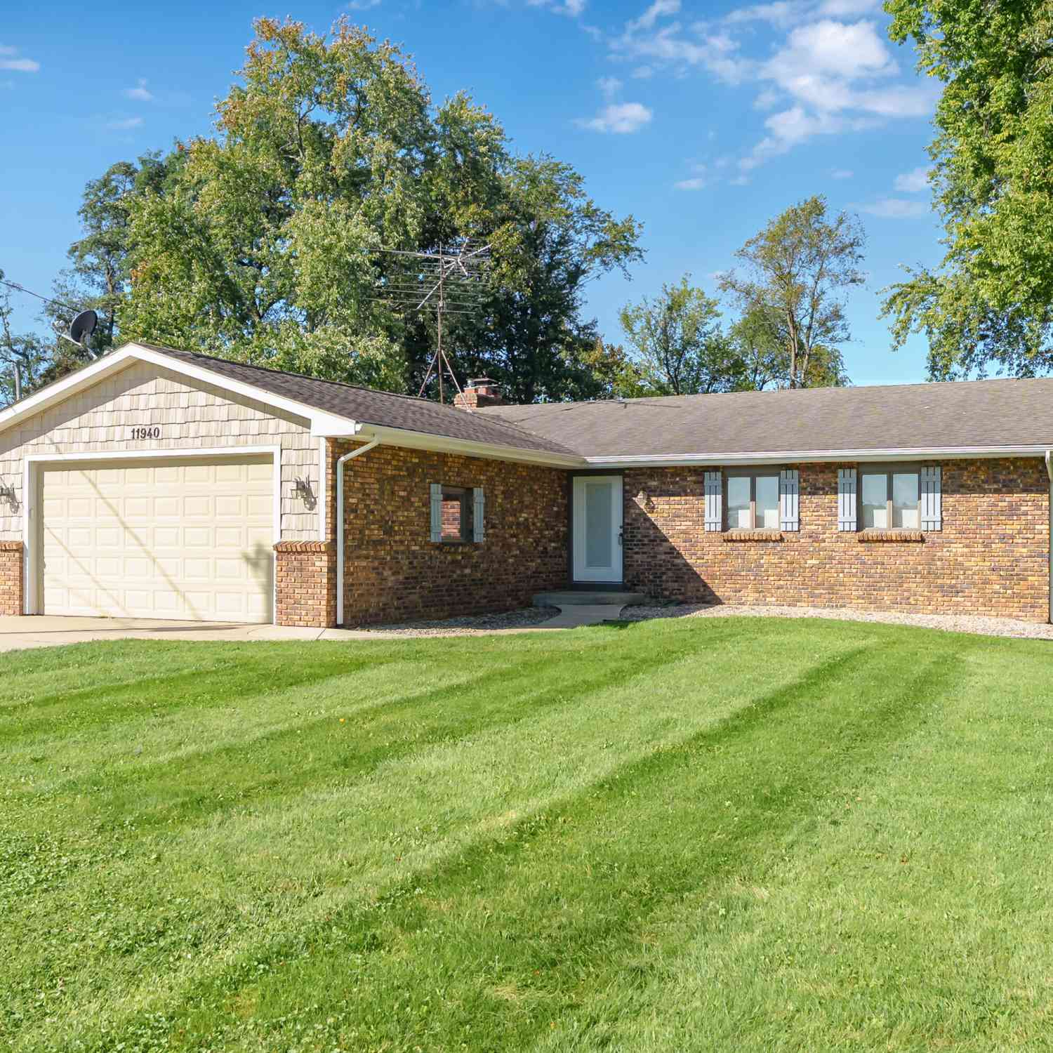 Homes For Sale - 11940 S 10th Street<br/> Kalamazoo County, Schoolcraft, MI 49087