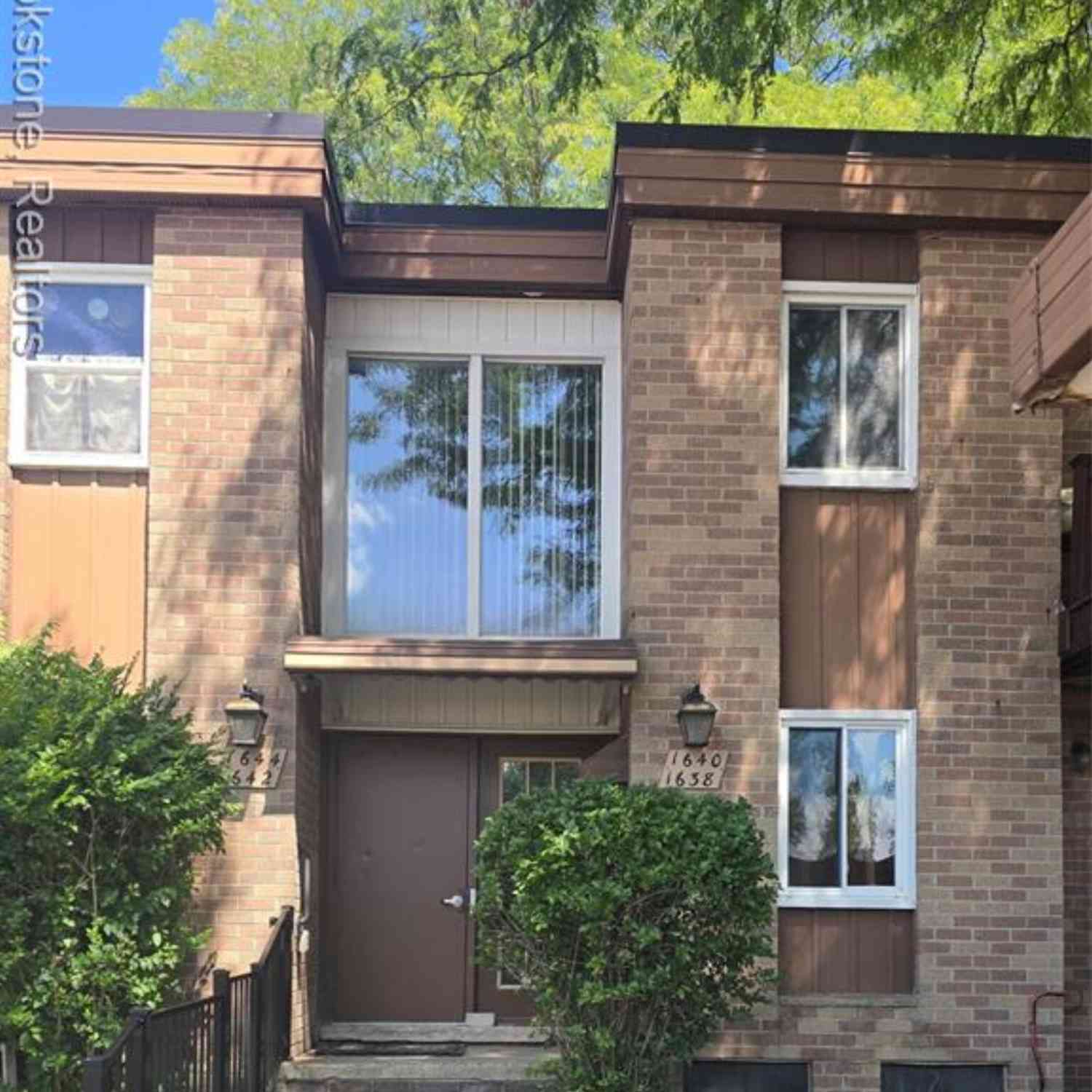 Condo For Sale - 1640 Washtenaw Road<br/> Ypsilanti, MI 48197