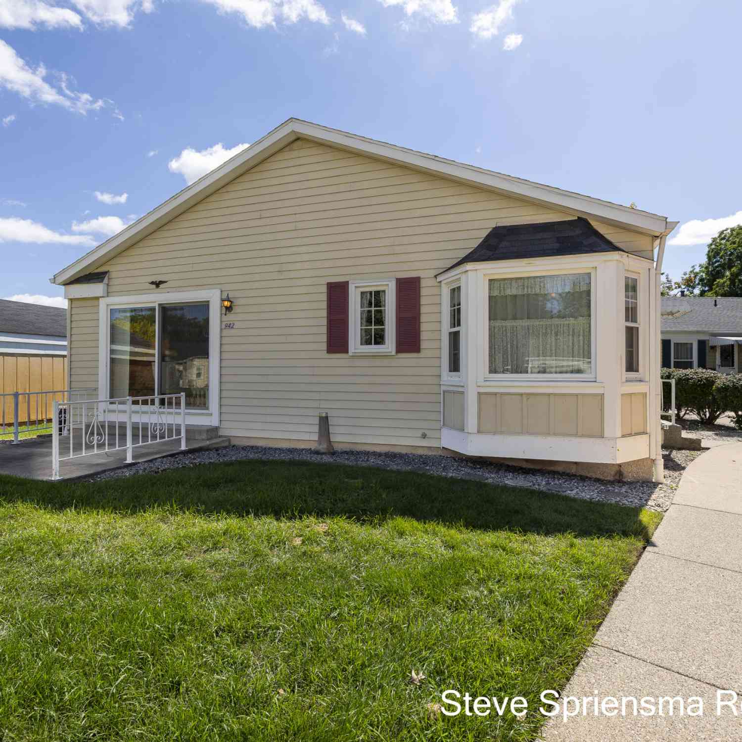 Condo For Sale - 942 Village Lane<br/> Jenison, MI 49428